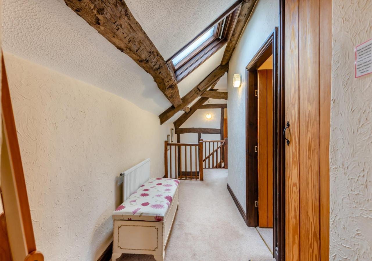 3 Bed in Denbigh oc-waf147