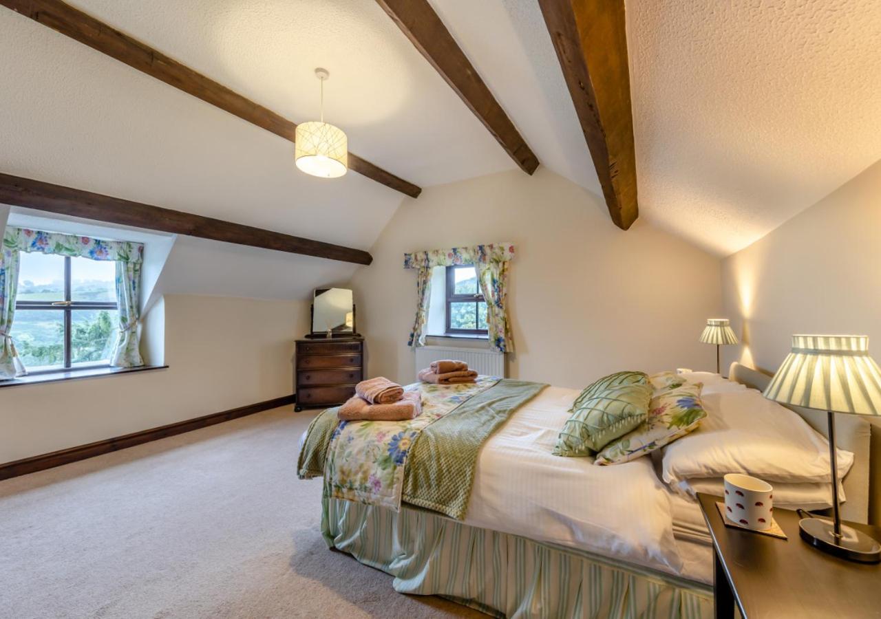 3 Bed in Denbigh oc-waf147