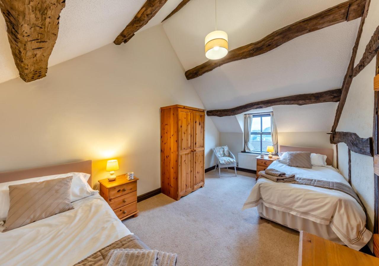 3 Bed in Denbigh oc-waf147