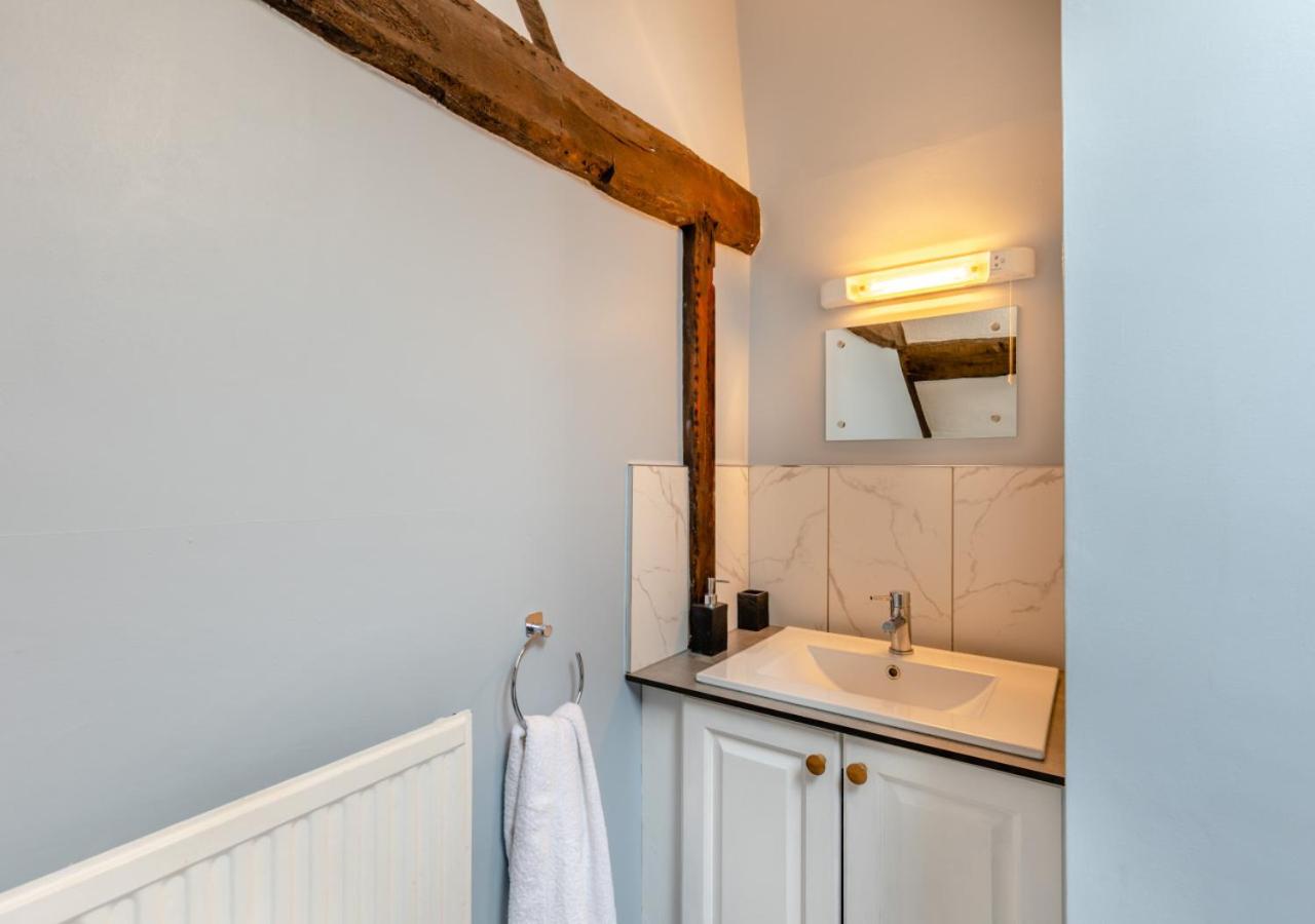 3 Bed in Denbigh oc-waf147