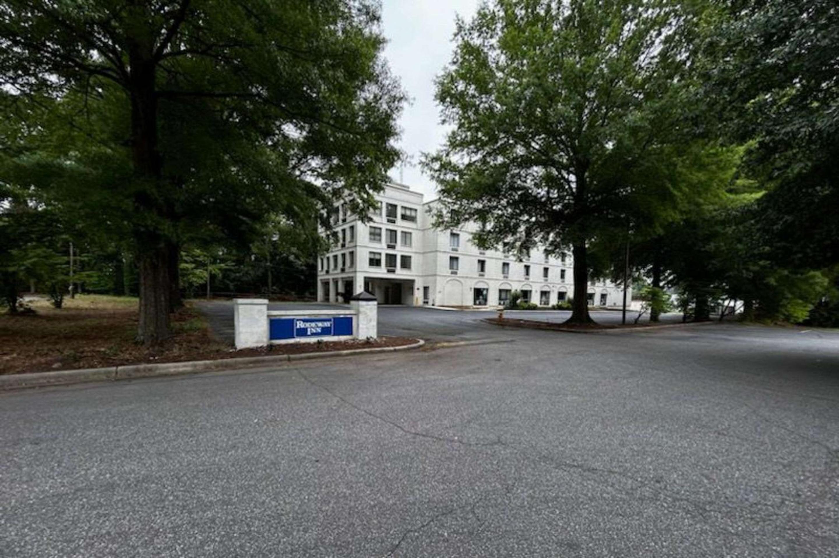 Clemmons Inn & Suites