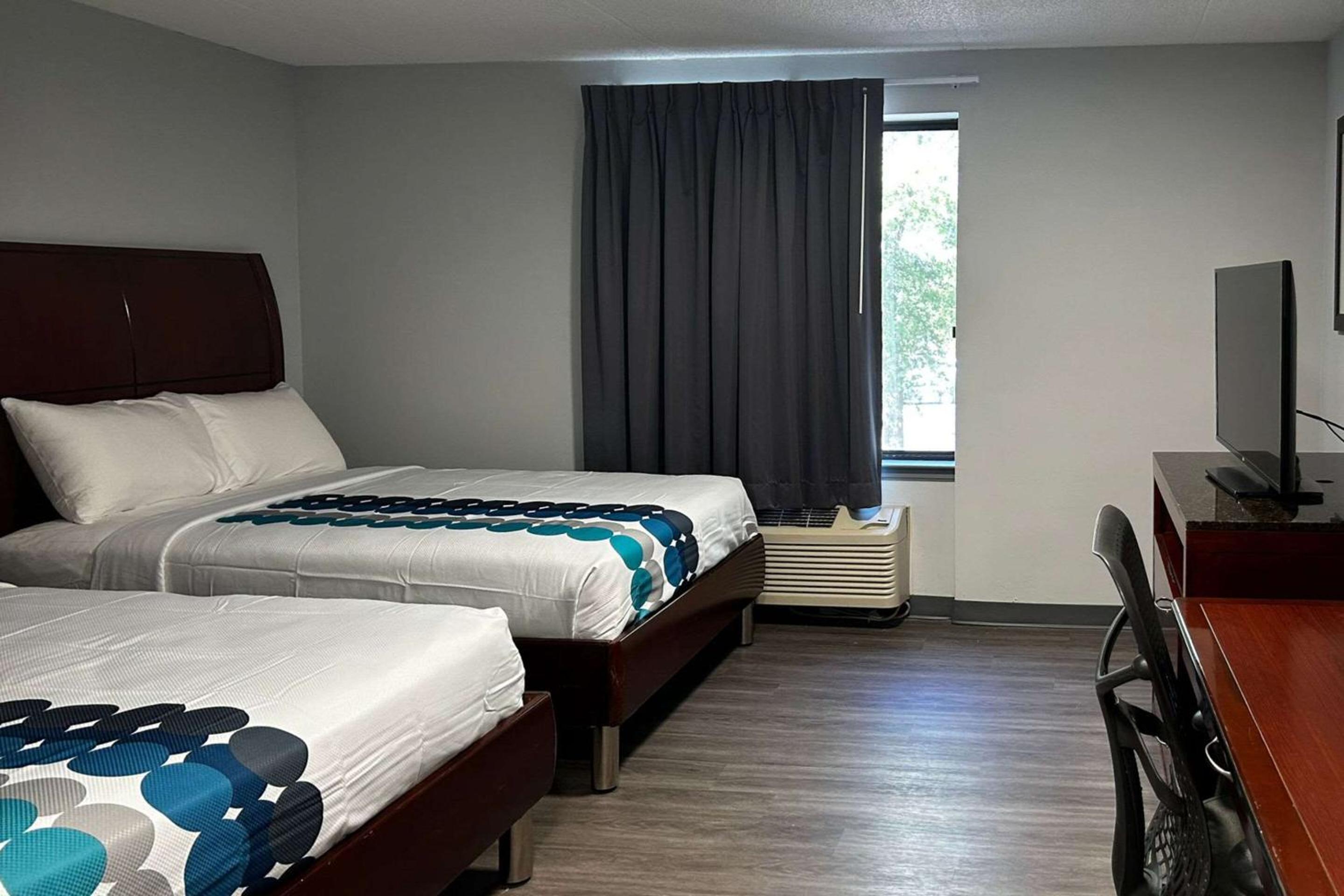 Clemmons Inn & Suites view 4