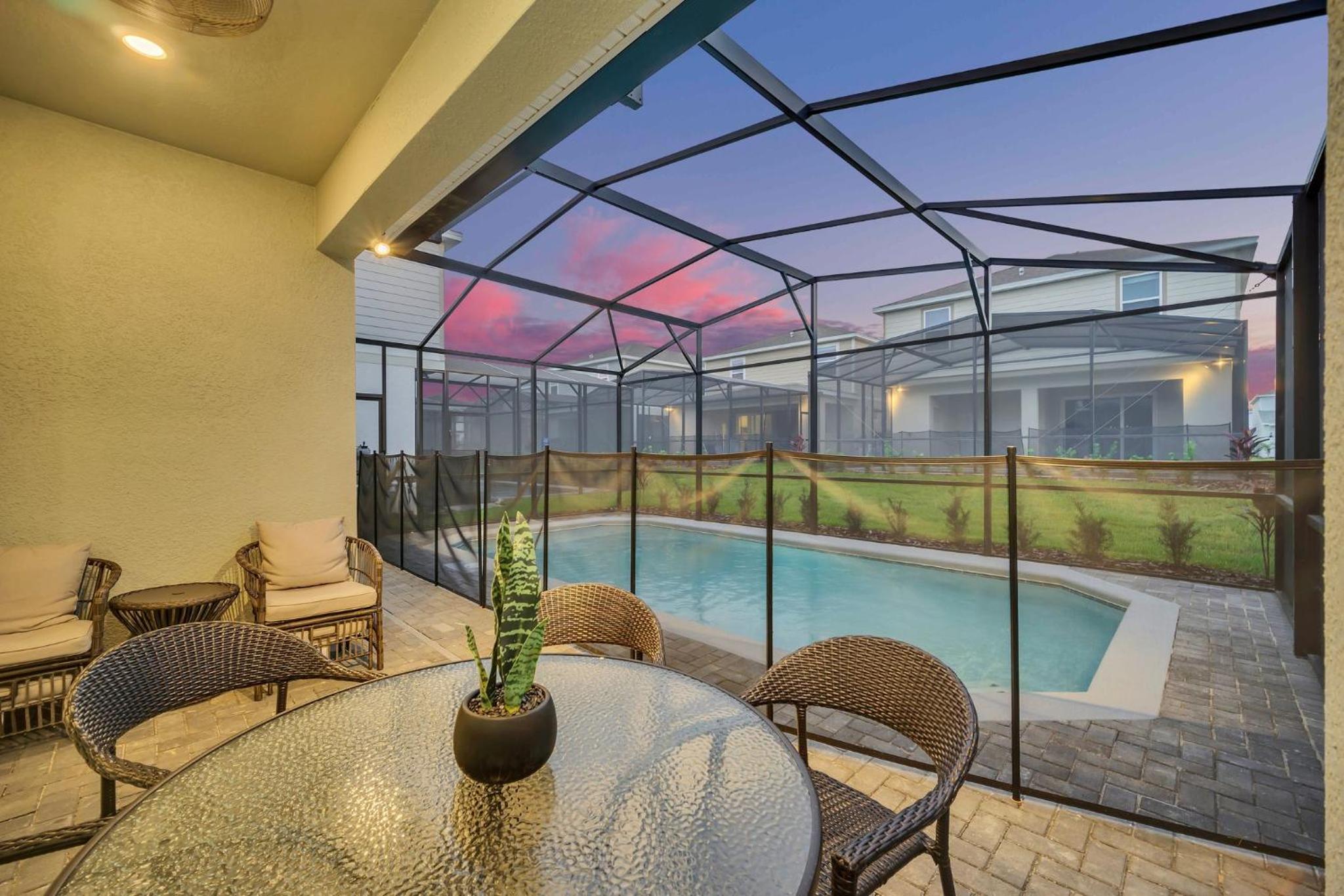 Family-Friendly 5-Bedroom Villa with Pool in Windsor Cay Resort