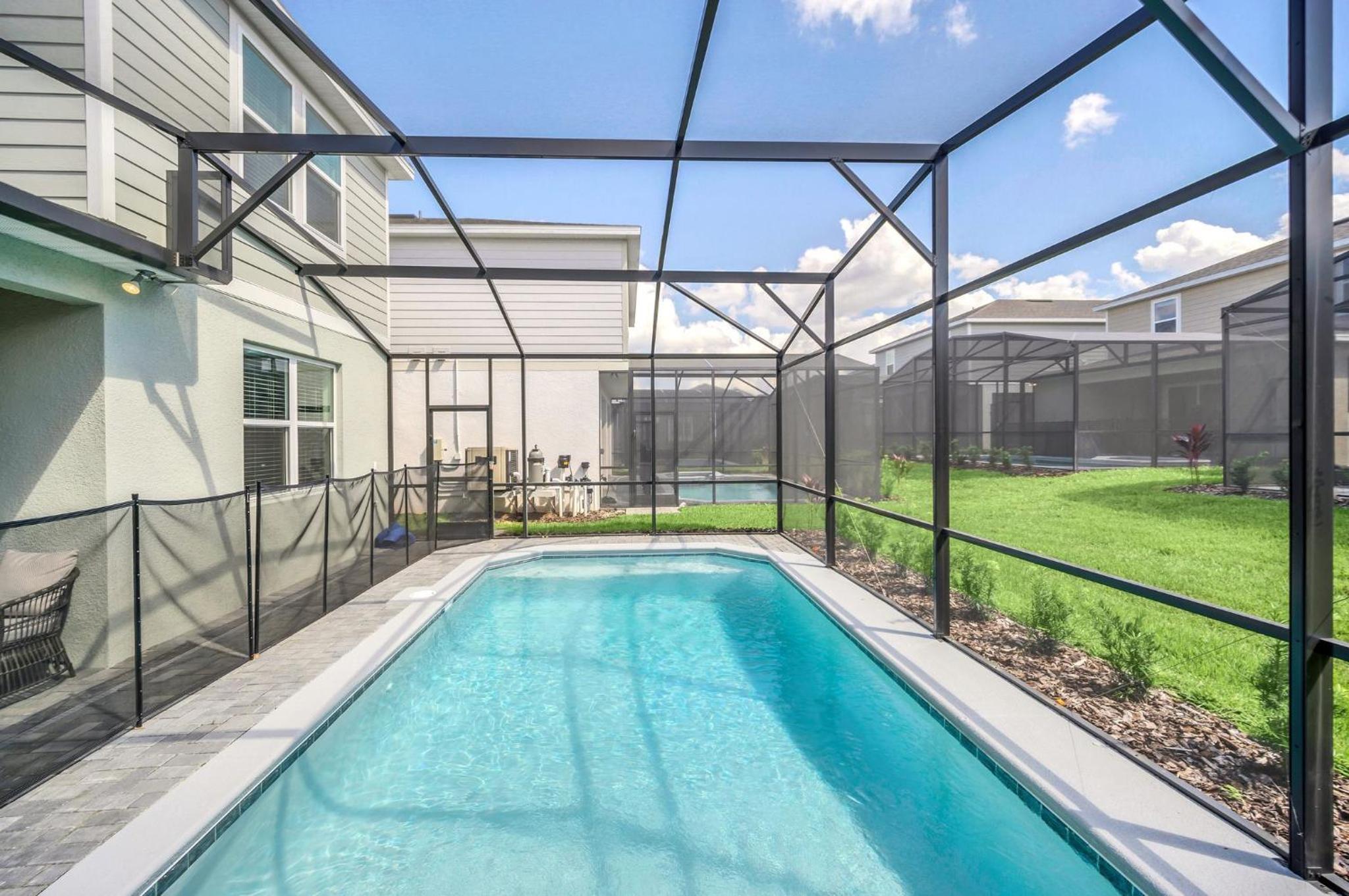 Family-Friendly 5-Bedroom Villa with Pool in Windsor Cay Resort