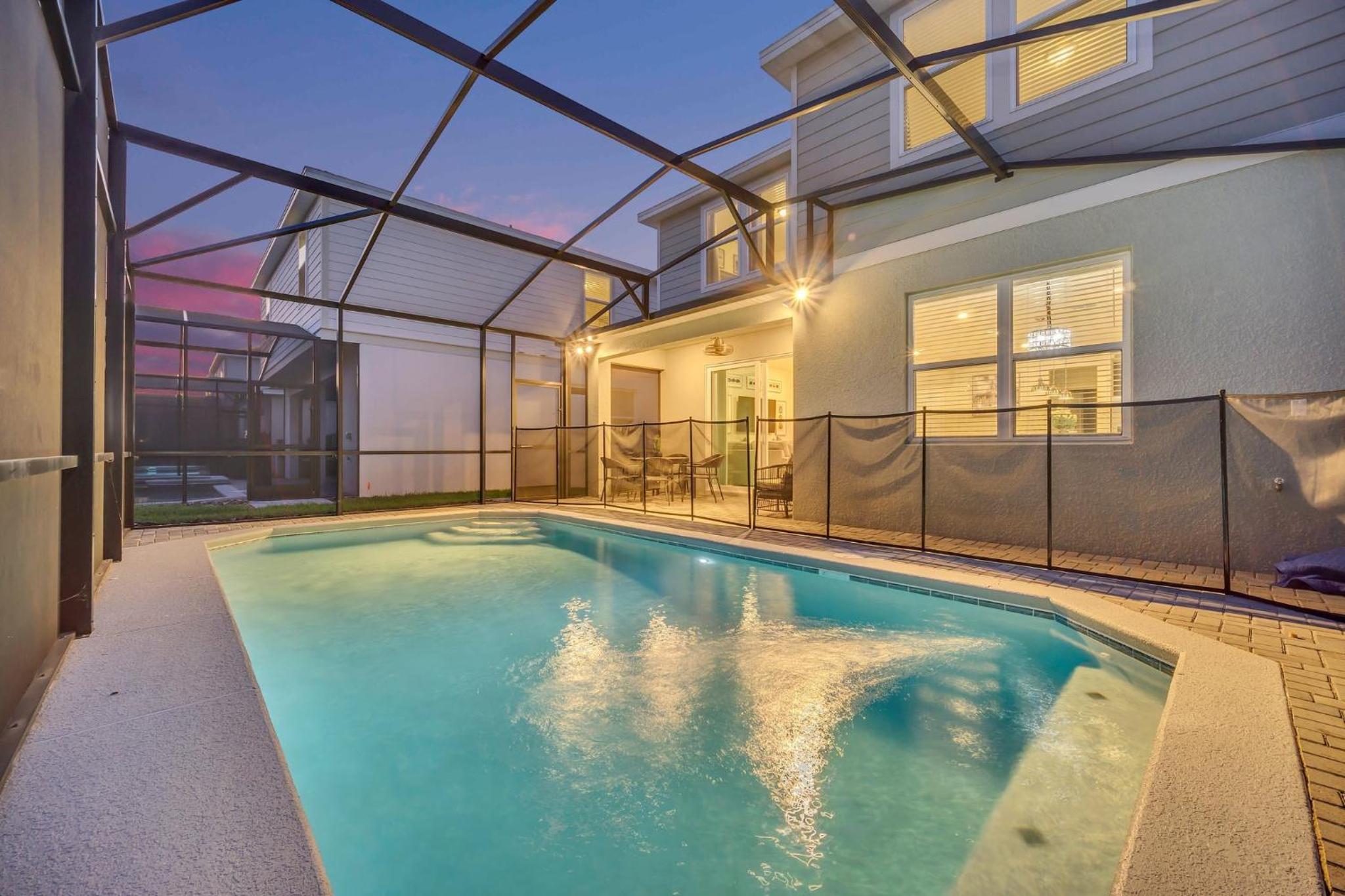 Family-Friendly 5-Bedroom Villa with Pool in Windsor Cay Resort
