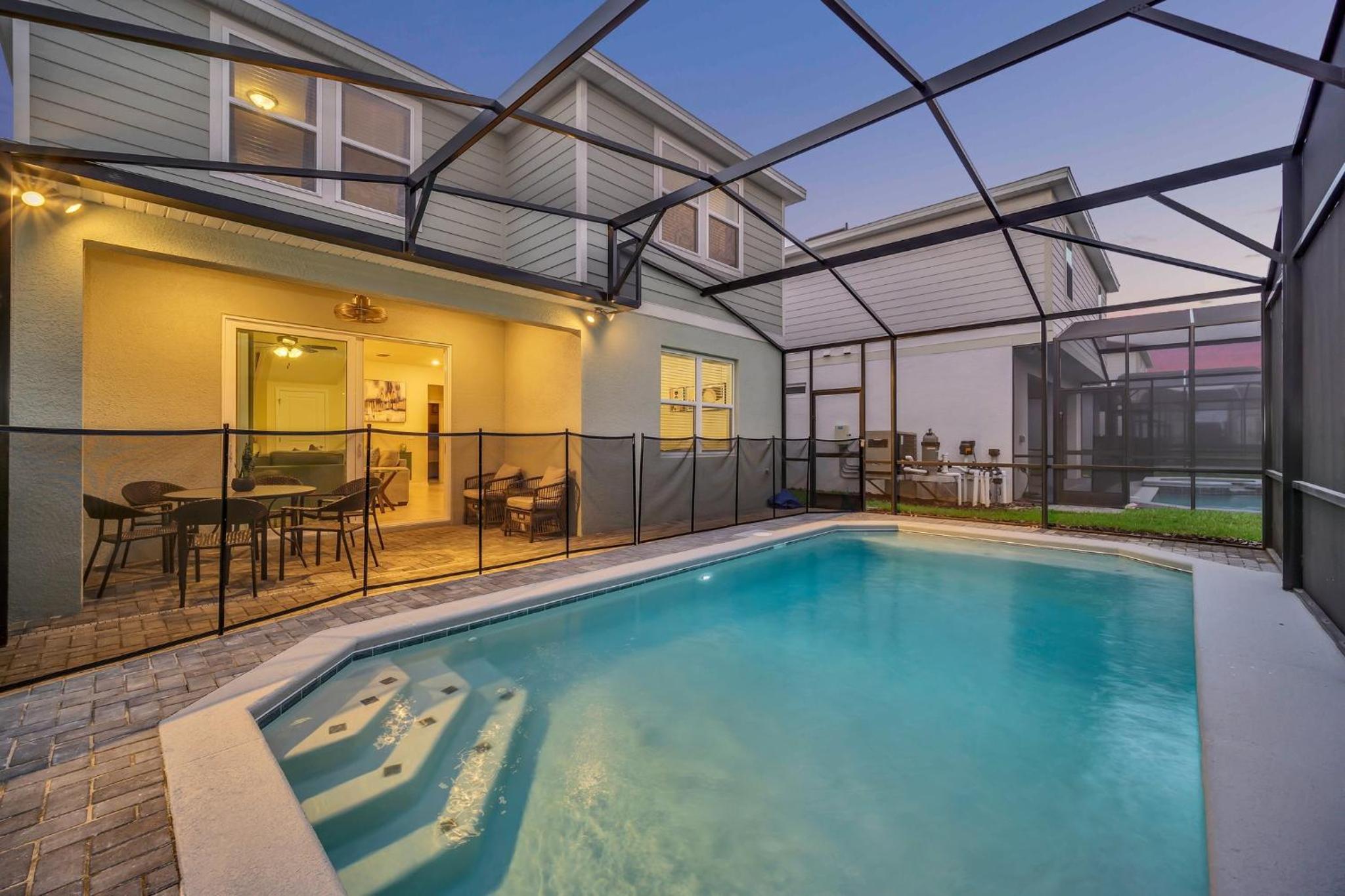 Family-Friendly 5-Bedroom Villa with Pool in Windsor Cay Resort