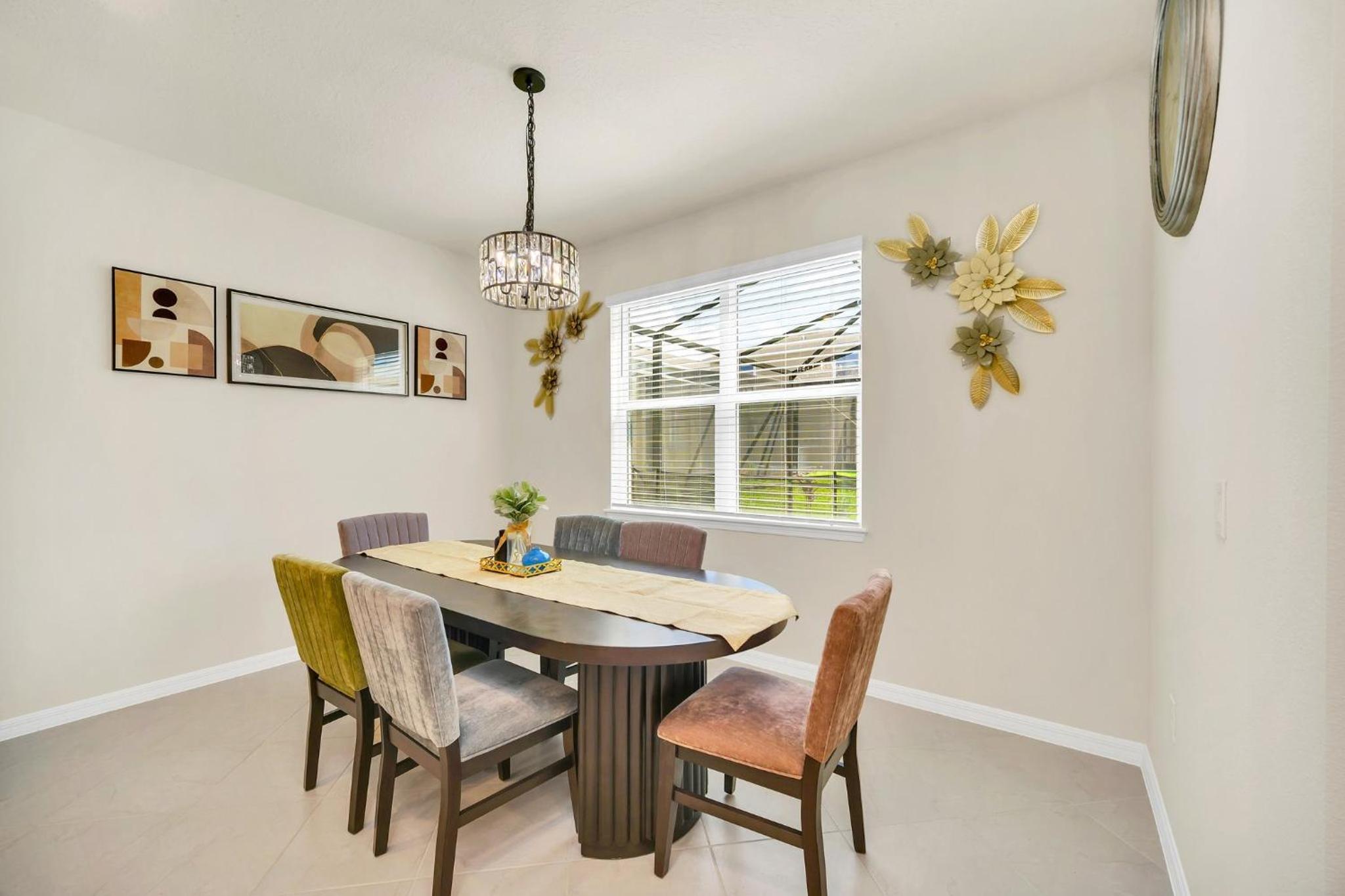 Family-Friendly 5-Bedroom Villa with Pool in Windsor Cay Resort