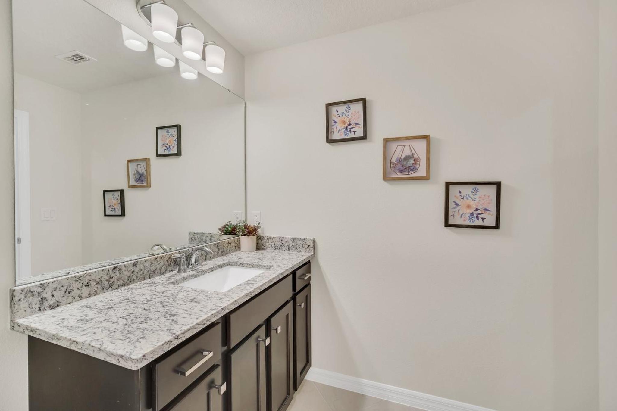 Family-Friendly 5-Bedroom Villa with Pool in Windsor Cay Resort