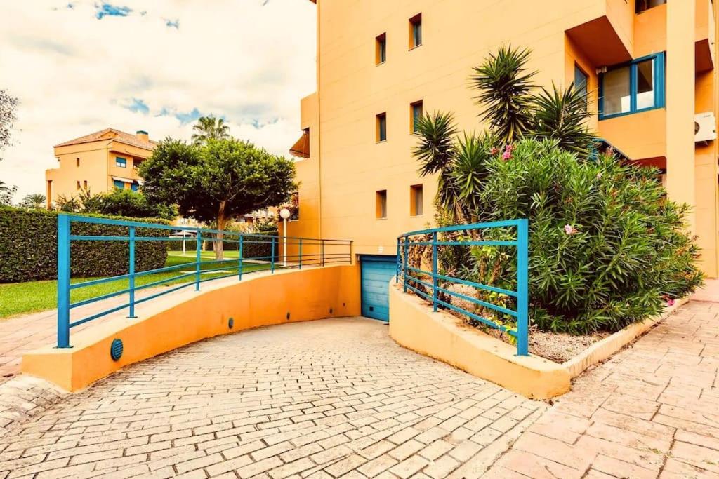 Bright Apartment ideal for long stays