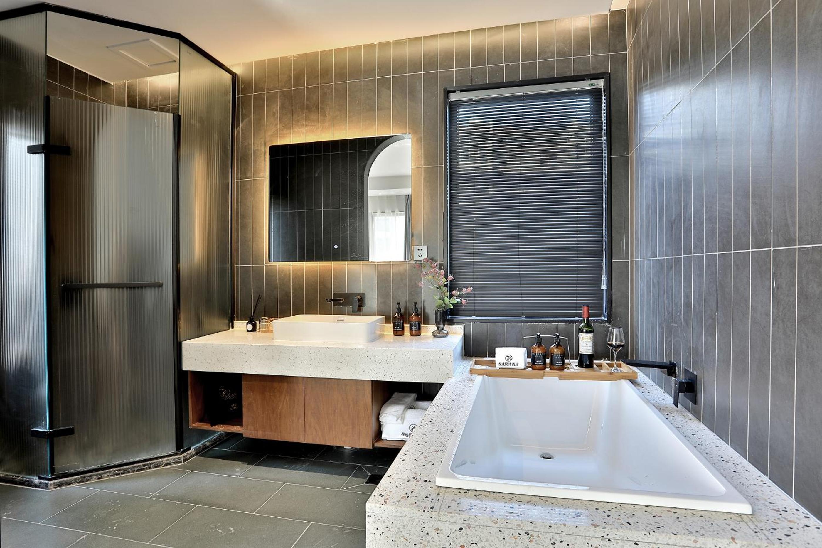 Wuzhen Light Luxury Yueya B&B