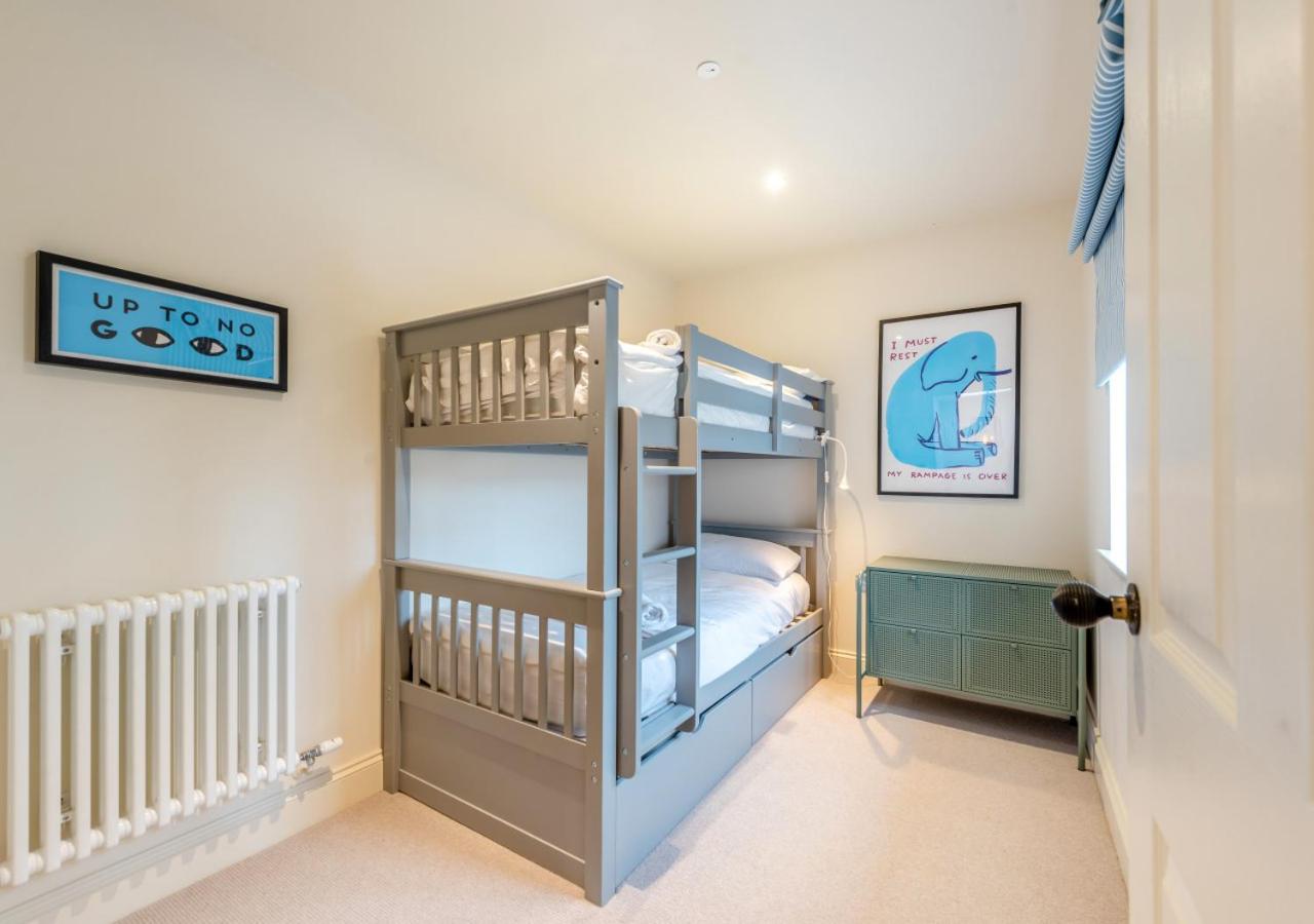 4 Bed in Tenby oc-pw9230 view 4