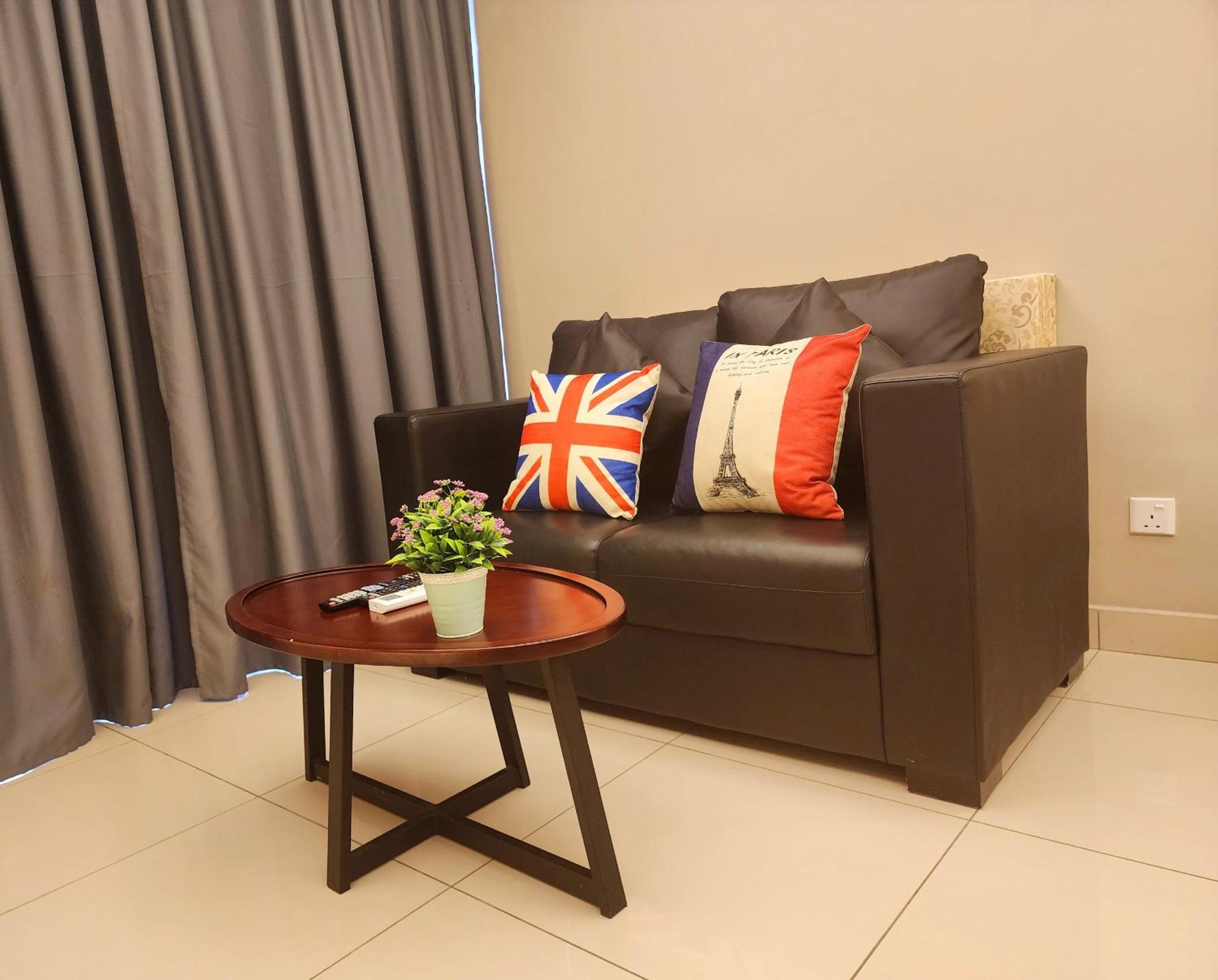 GID 7km to GH Couple Studio 13A06 Free WiFi Parking photo 7