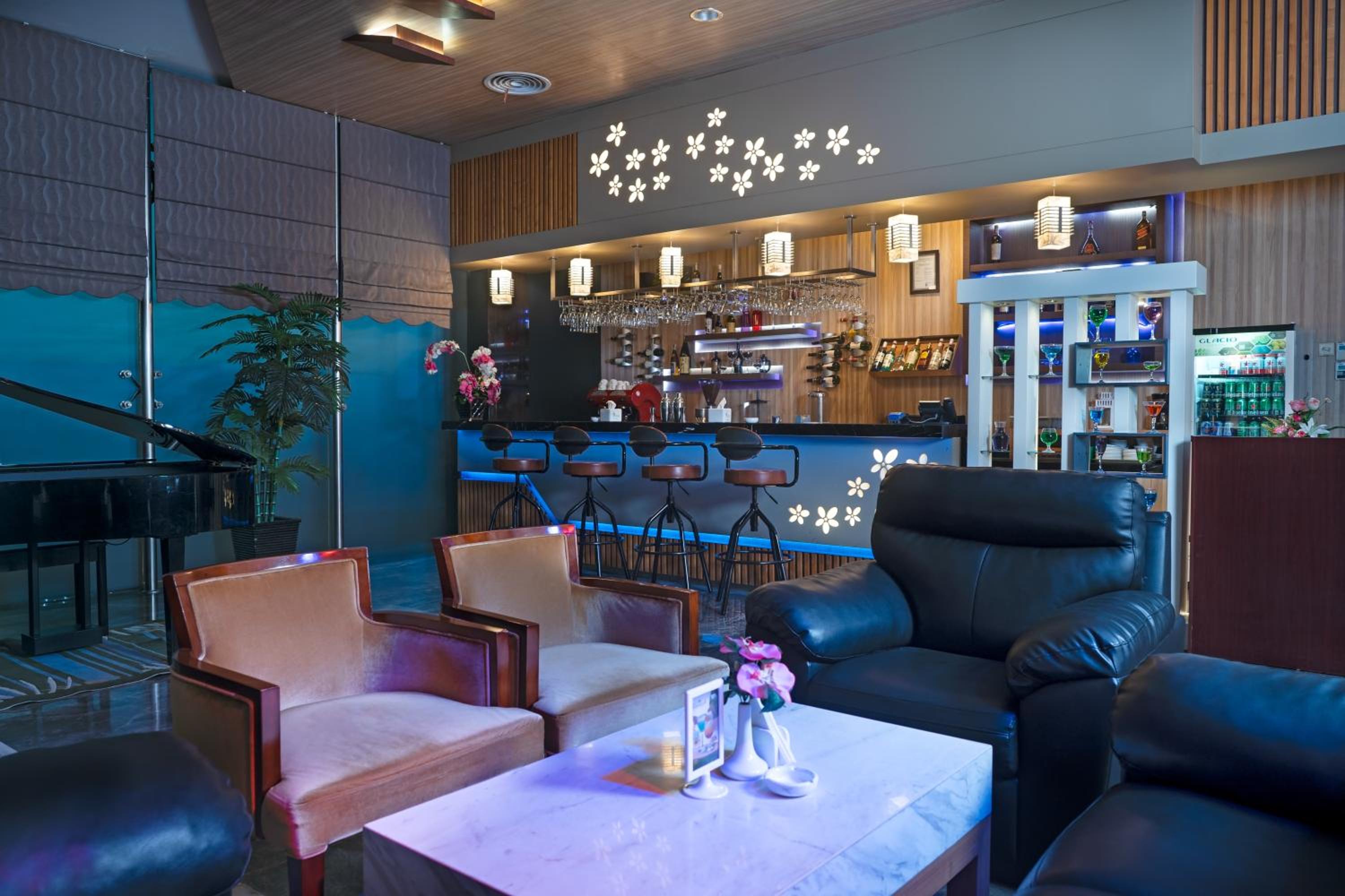 Nagoya Hill Hotel Batam 55