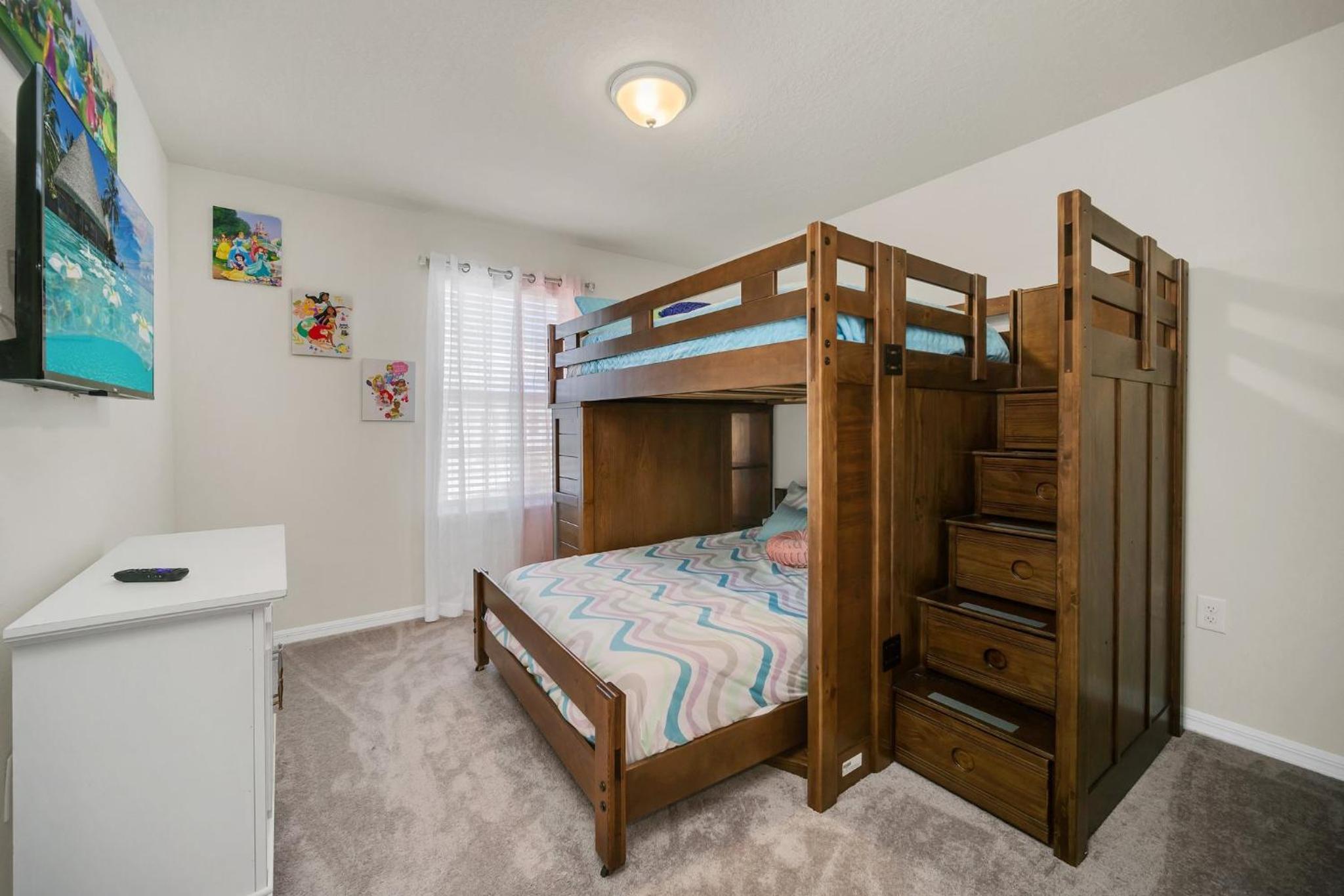Family-Friendly 5-Bedroom Villa with Pool in Windsor Cay Resort