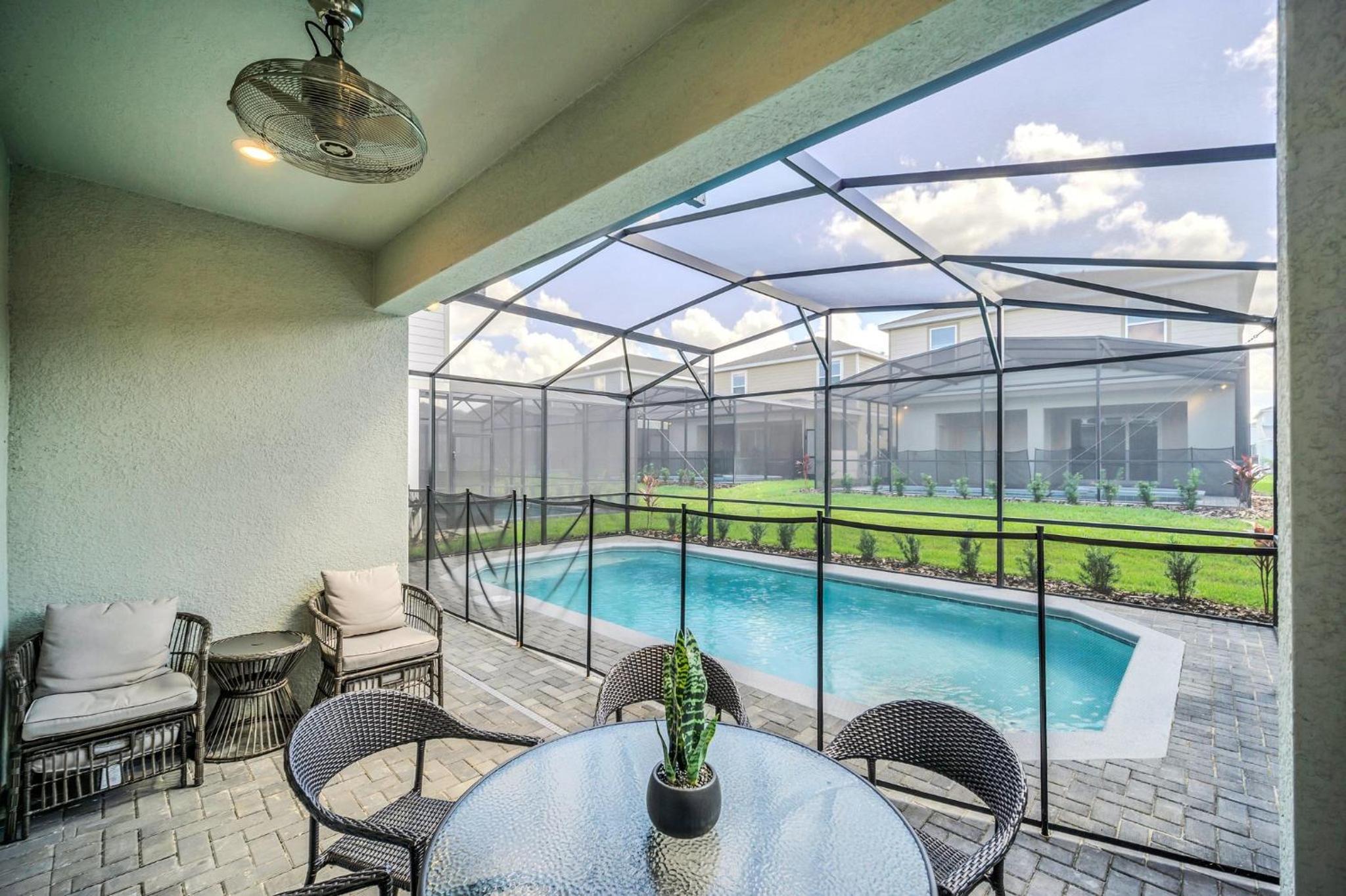 Family-Friendly 5-Bedroom Villa with Pool in Windsor Cay Resort