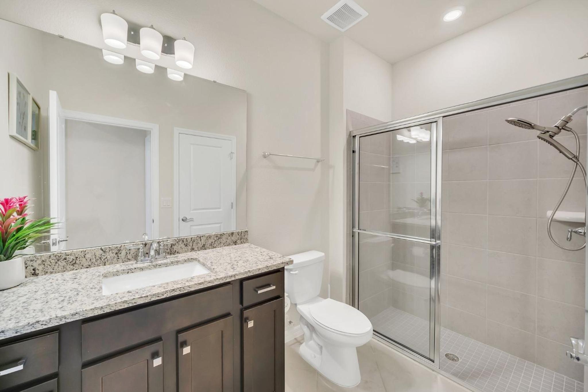 Family-Friendly 5-Bedroom Villa with Pool in Windsor Cay Resort