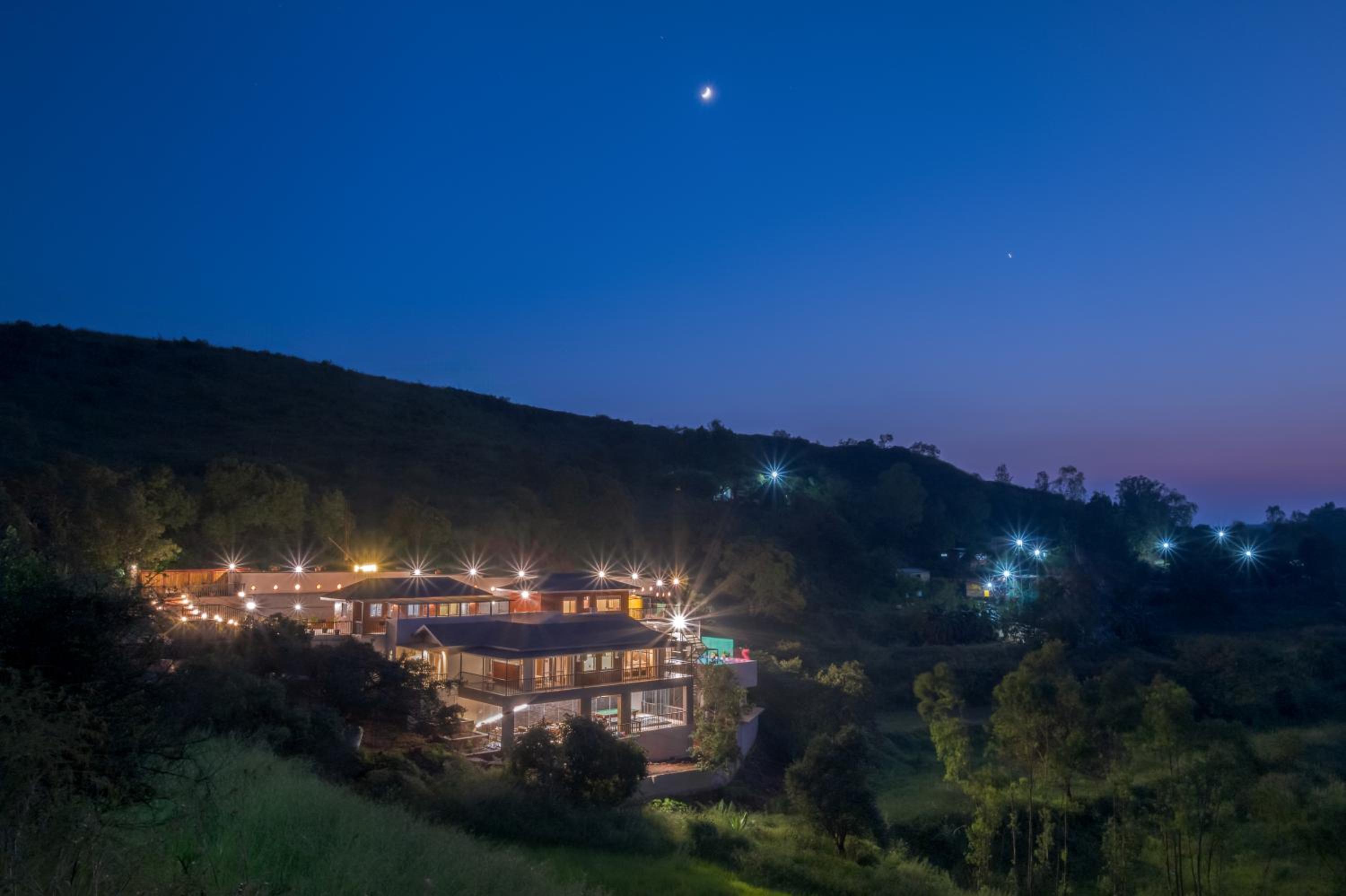 SaffronStays Skyfall - 4BR boho-chic villa with pool, jacuzzi, game room & stunning hill views near Table Land, Panchgani