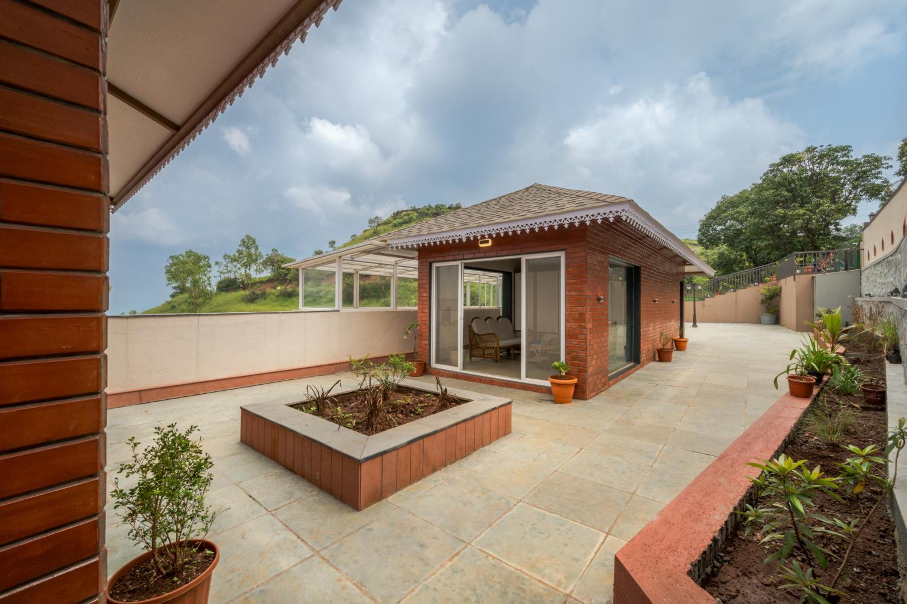 SaffronStays Skyfall - 4BR boho-chic villa with pool, jacuzzi, game room & stunning hill views near Table Land, Panchgani