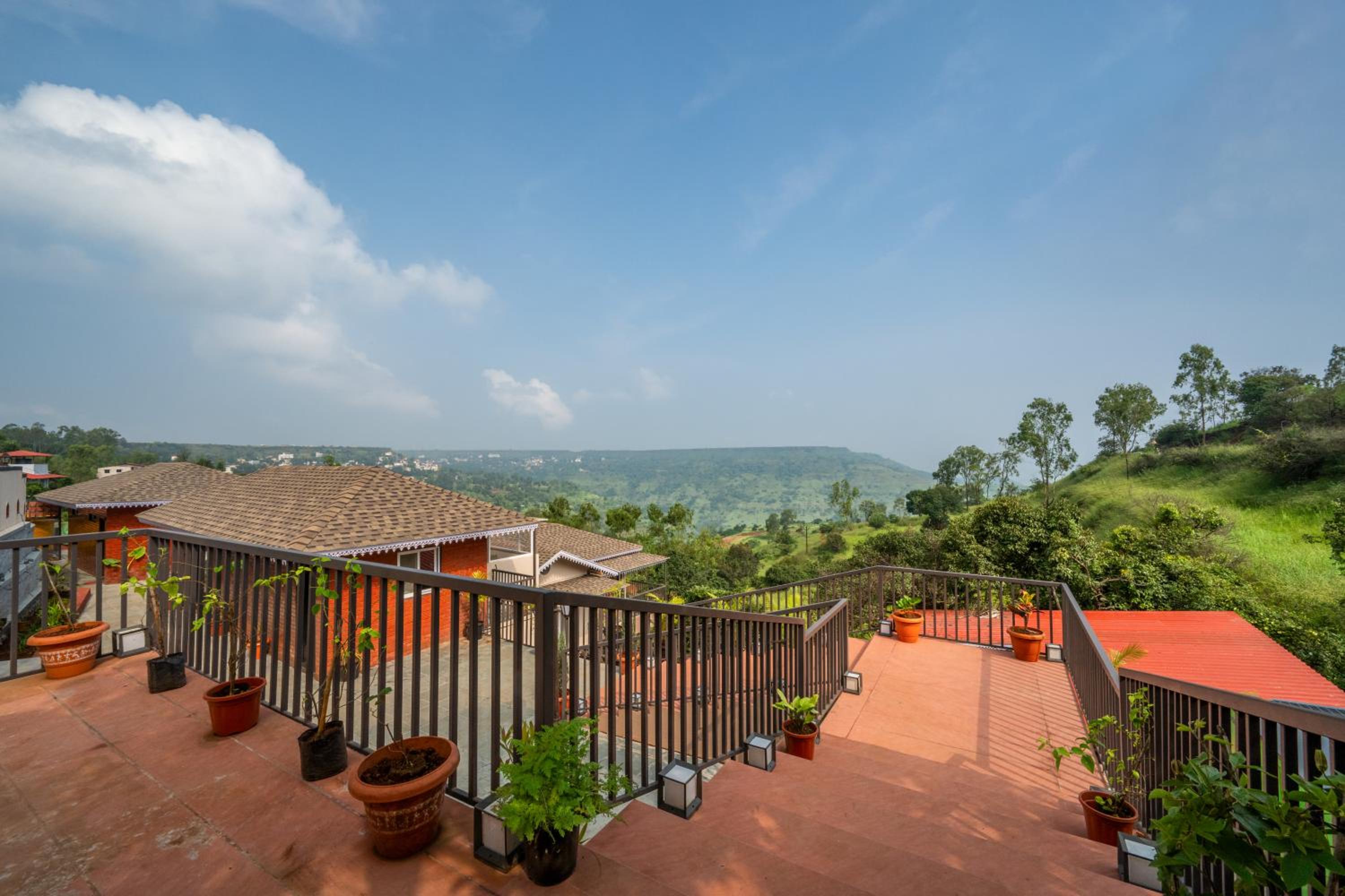 SaffronStays Skyfall - 4BR boho-chic villa with pool, jacuzzi, game room & stunning hill views near Table Land, Panchgani