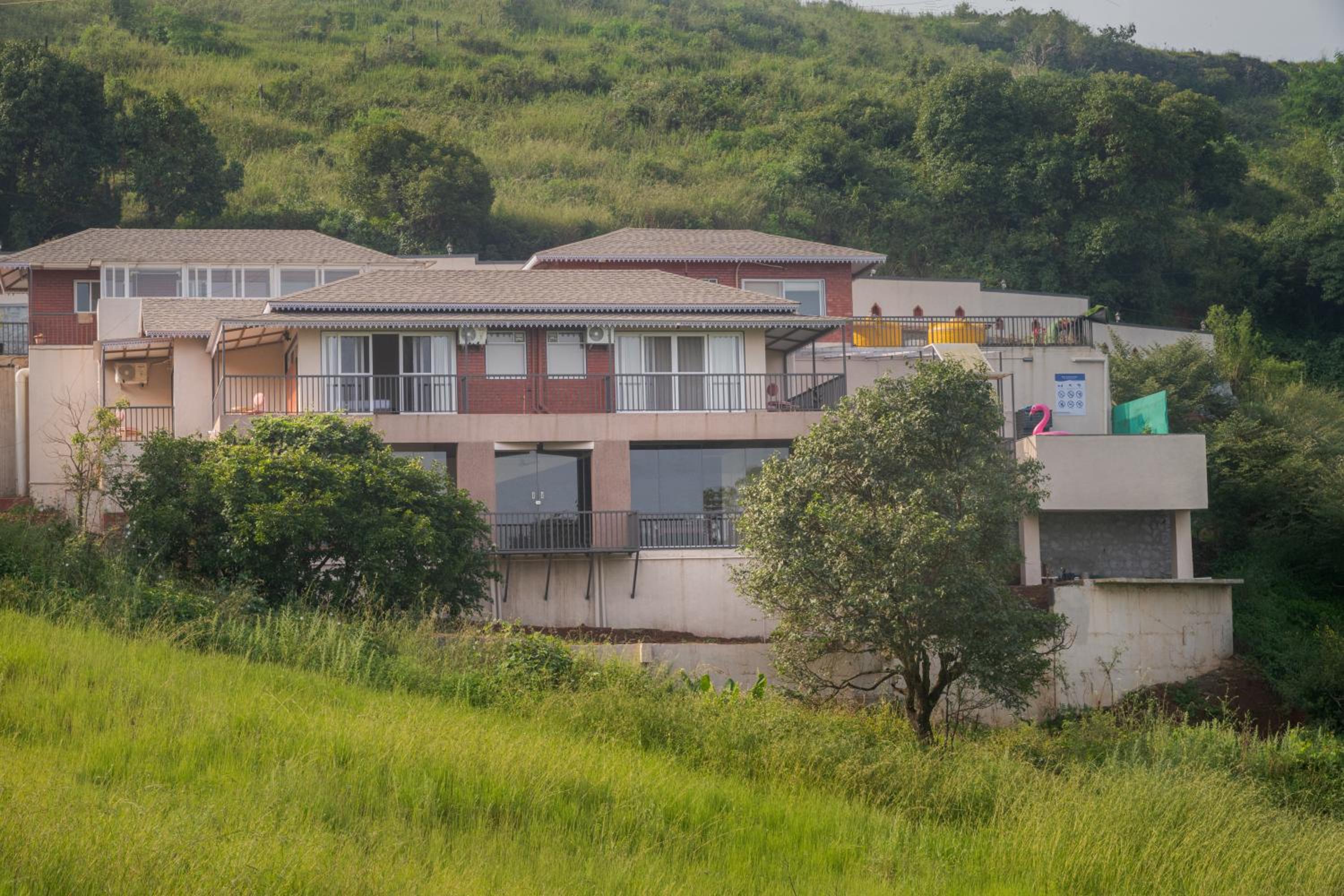 SaffronStays Skyfall - 4BR boho-chic villa with pool, jacuzzi, game room & stunning hill views near Table Land, Panchgani