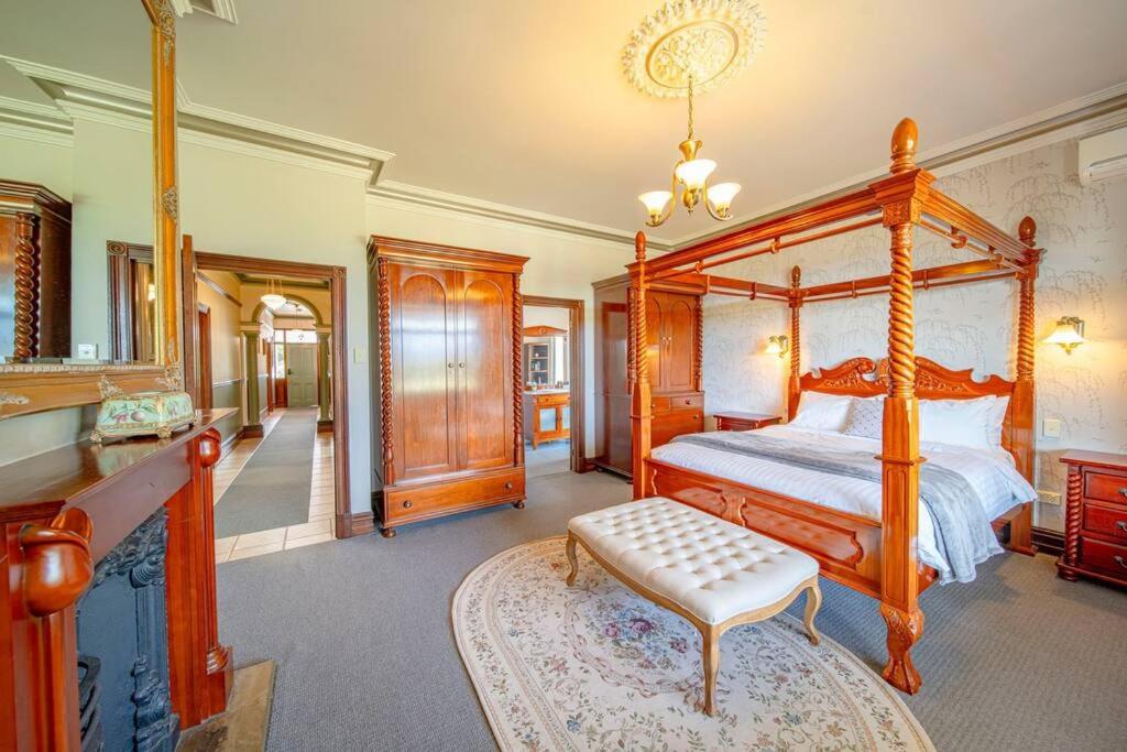 Condor Estate Spacious with Vineyard & Fireplace