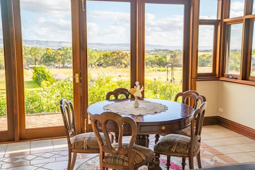 Condor Estate Spacious with Vineyard & Fireplace