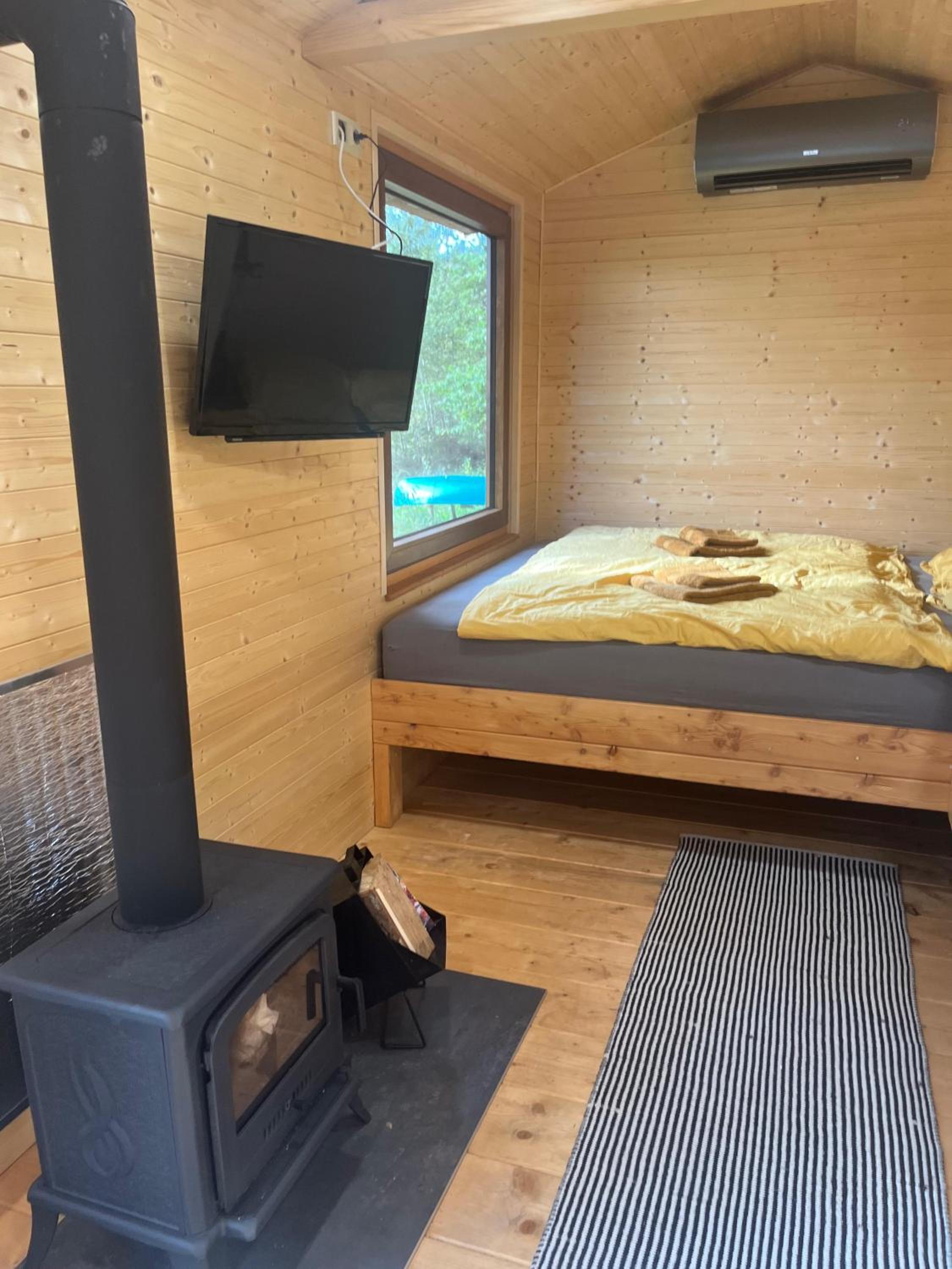 Glamping - Maringotka u Tobíka