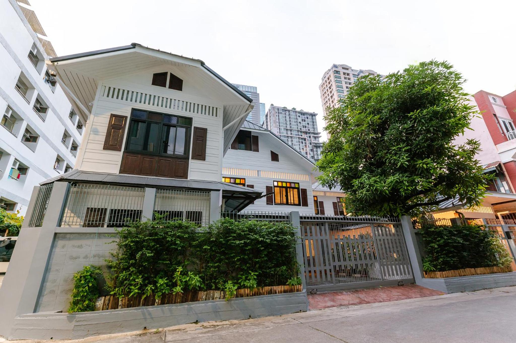 Diff Hostel