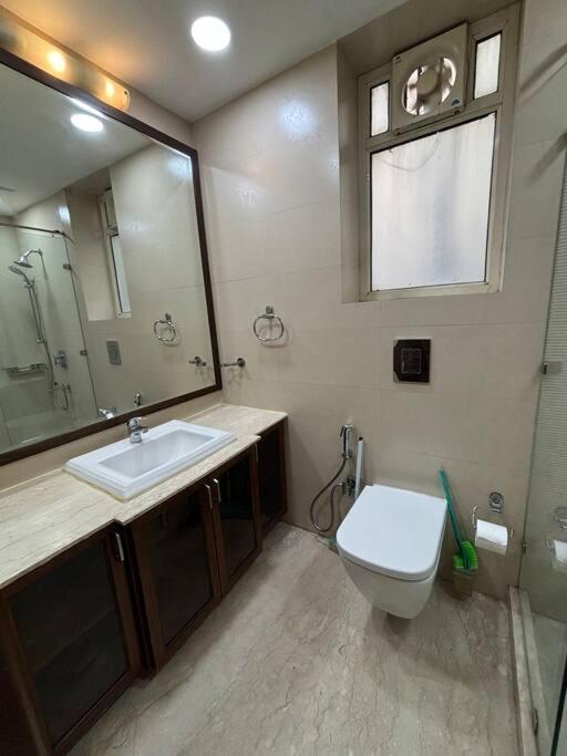 Divine India Service Apartment 3Bhk,J-223 Saket view 4