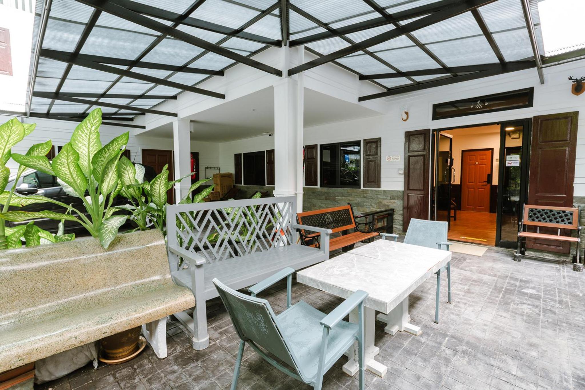 Diff Hostel