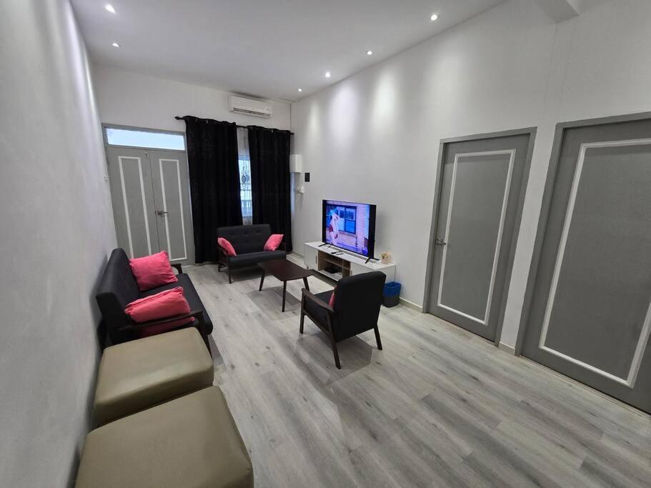 Cozy HomeStay , Jalan Taman Hui Sing Kuching photo 4
