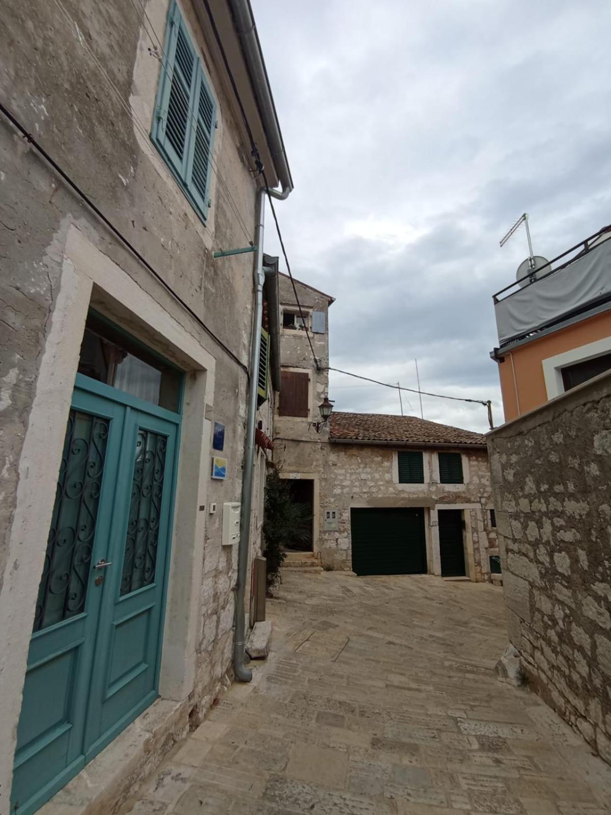 Casa Azzurra - free parking view 3
