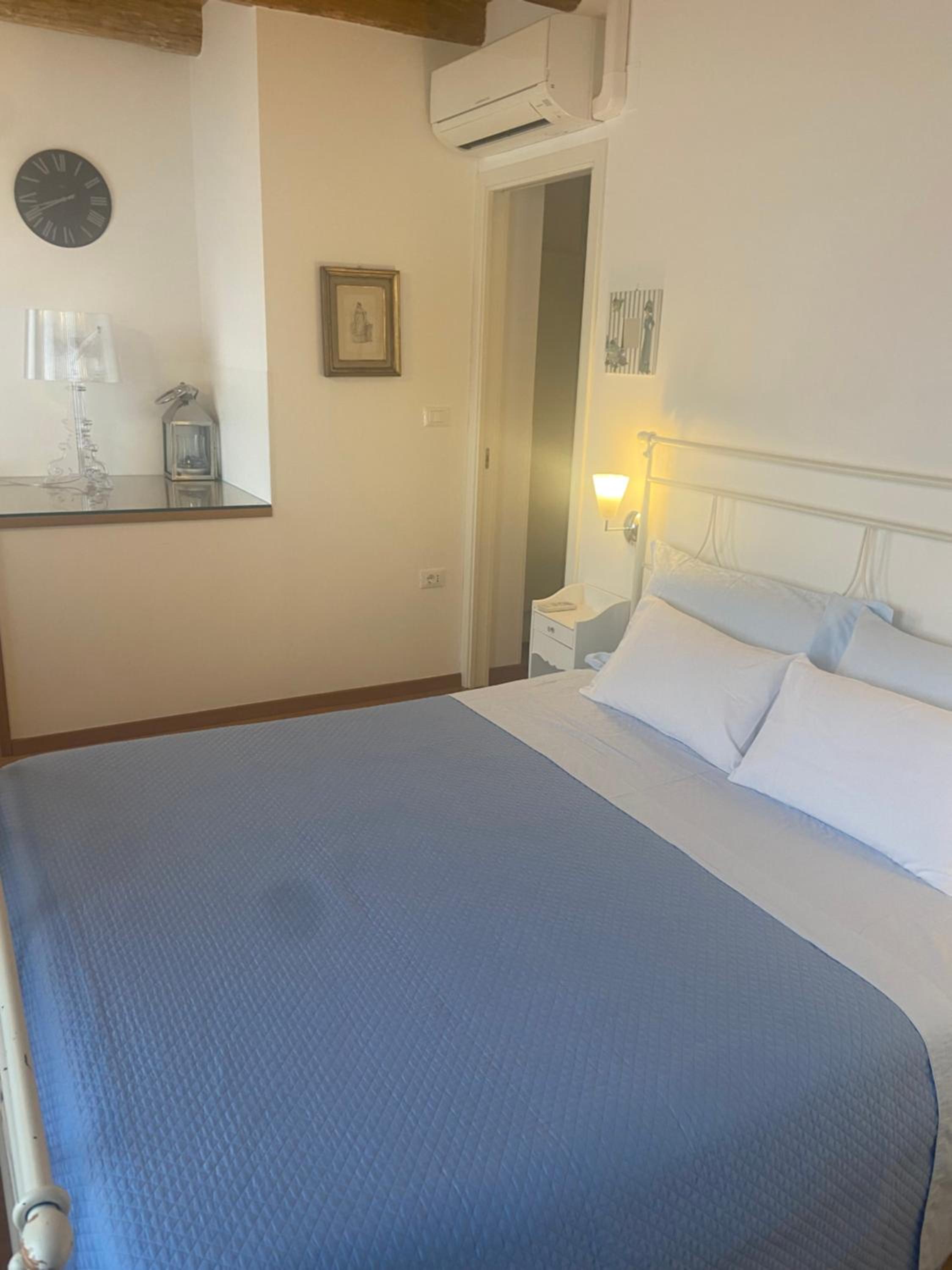Casa Azzurra - free parking view 5