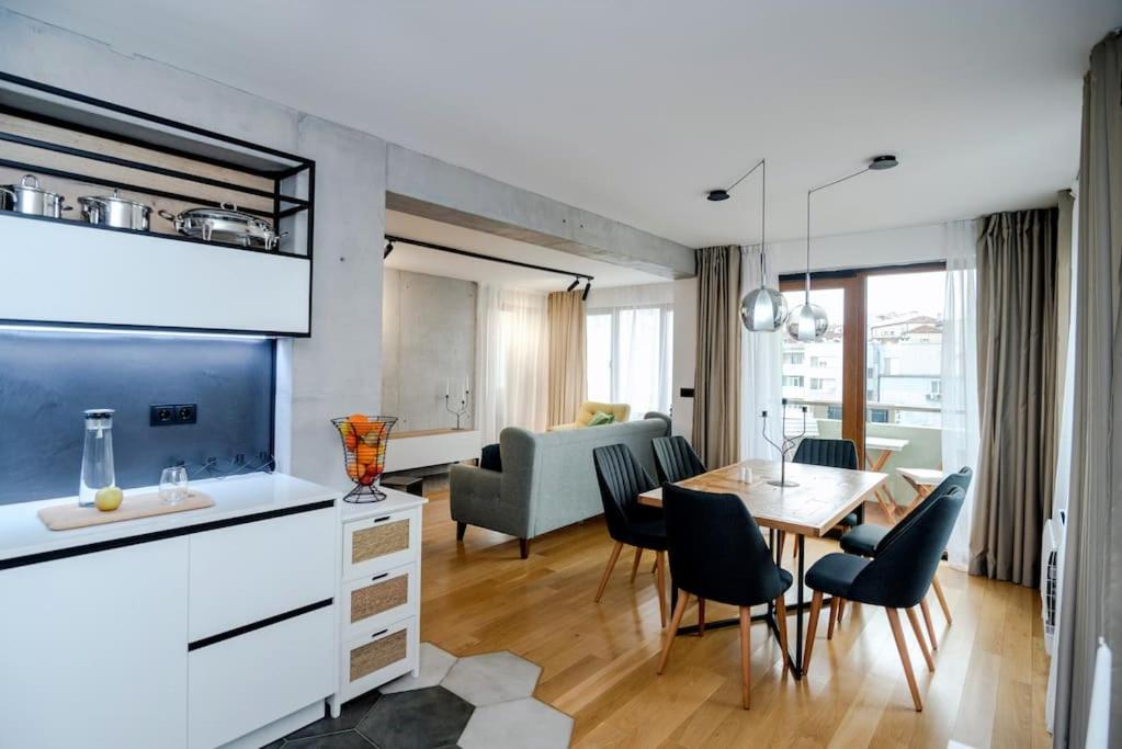 Luxury and Cozy Apartment with lots of Sun