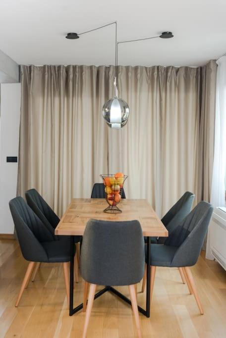 Luxury and Cozy Apartment with lots of Sun