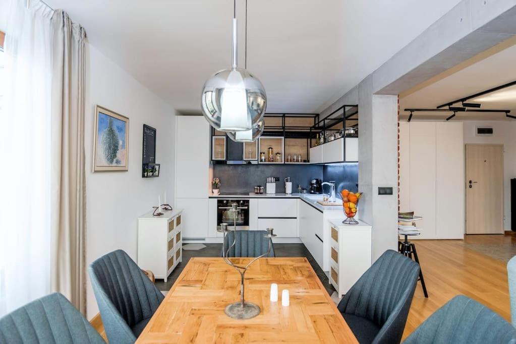 Luxury and Cozy Apartment with lots of Sun