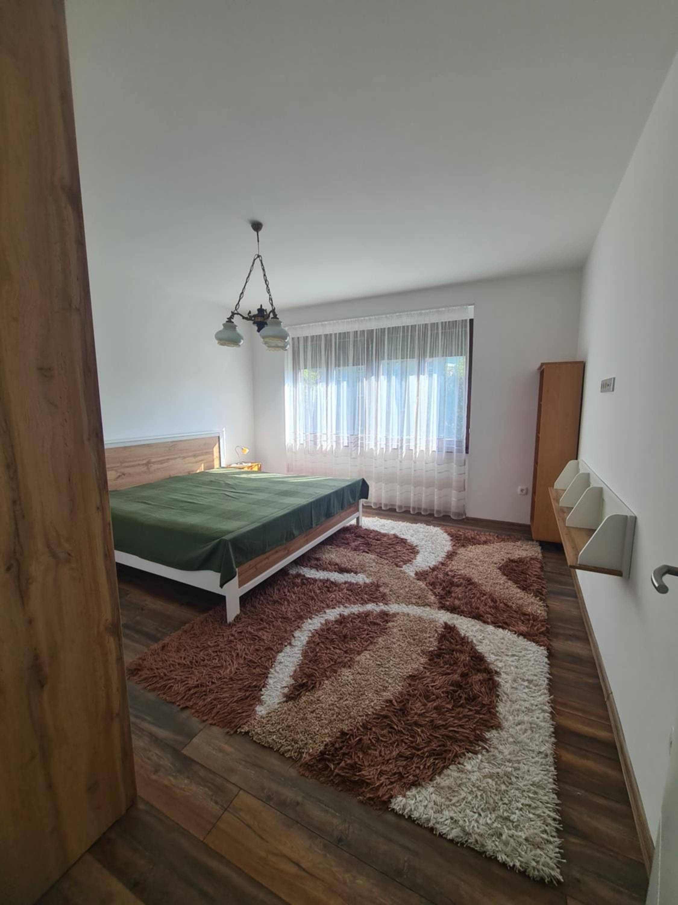 Apple Apartment - Private Garage