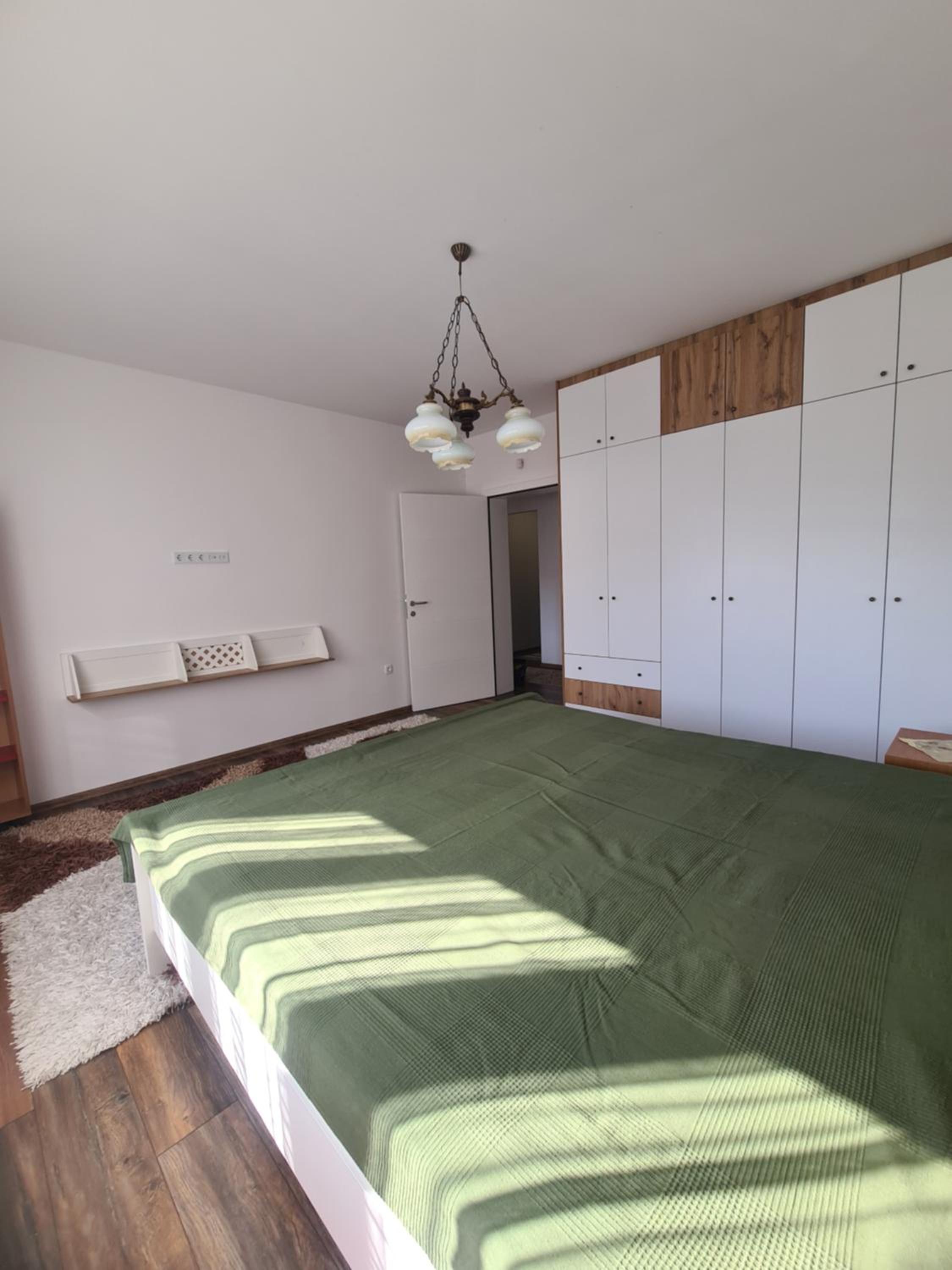 Apple Apartment - Private Garage
