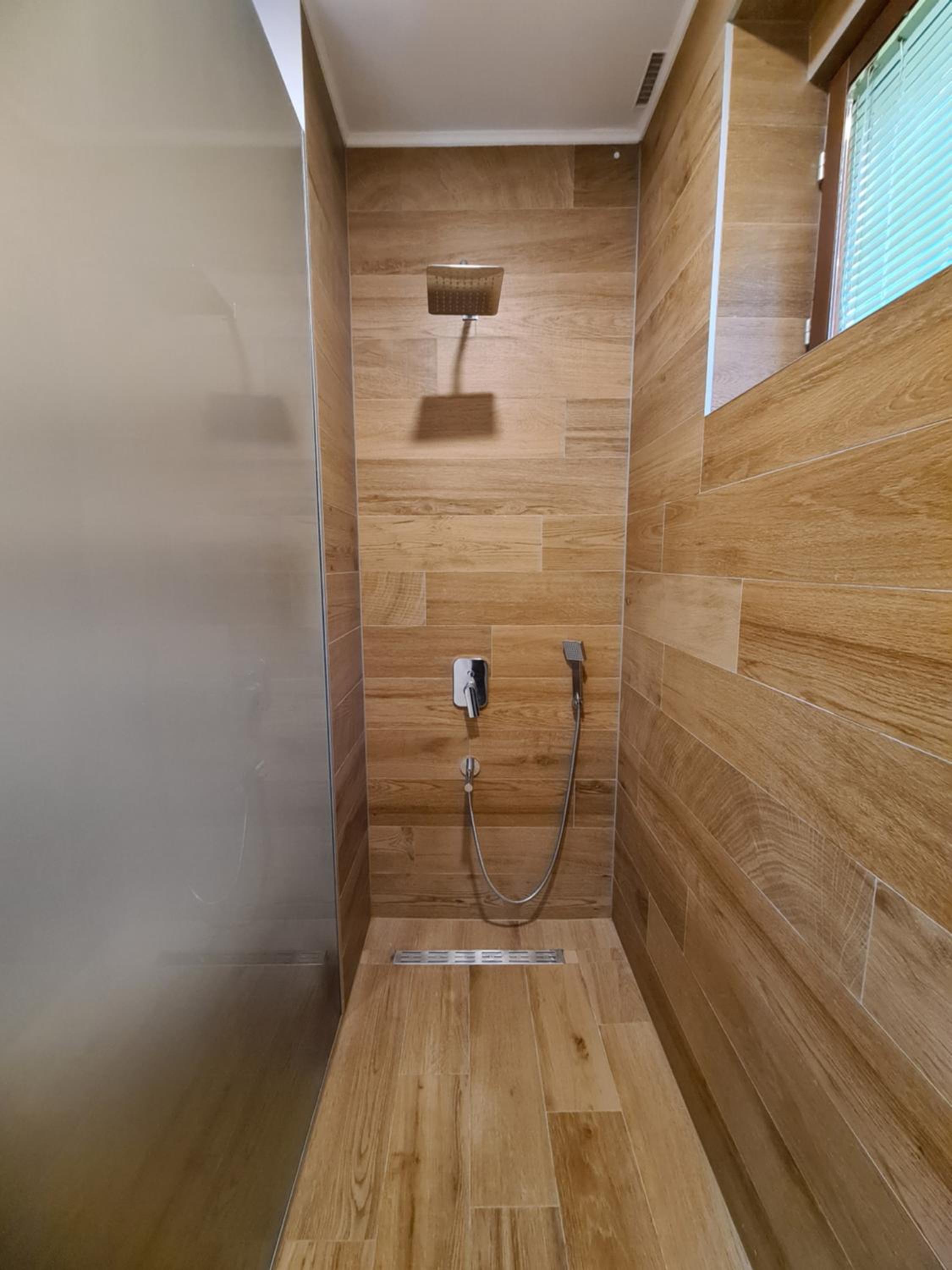 Apple Apartment - Private Garage