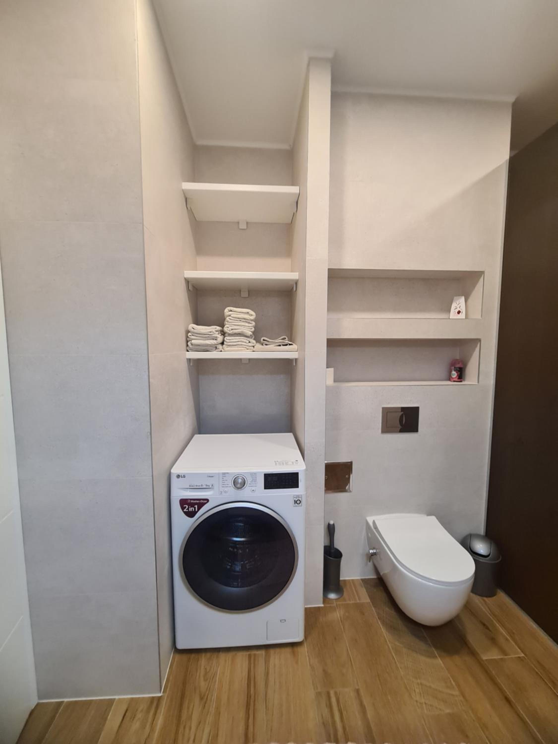 Apple Apartment - Private Garage