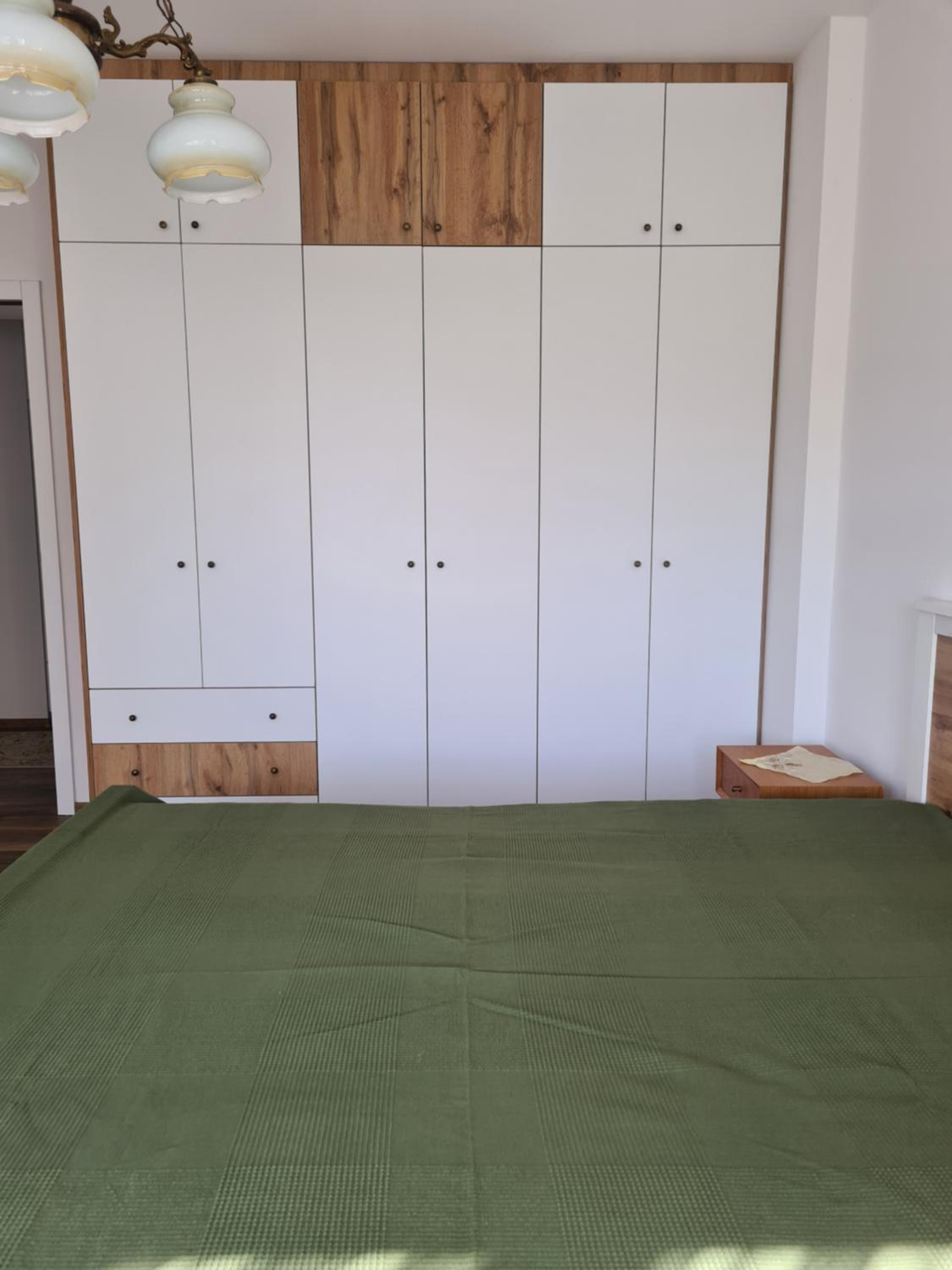 Apple Apartment - Private Garage