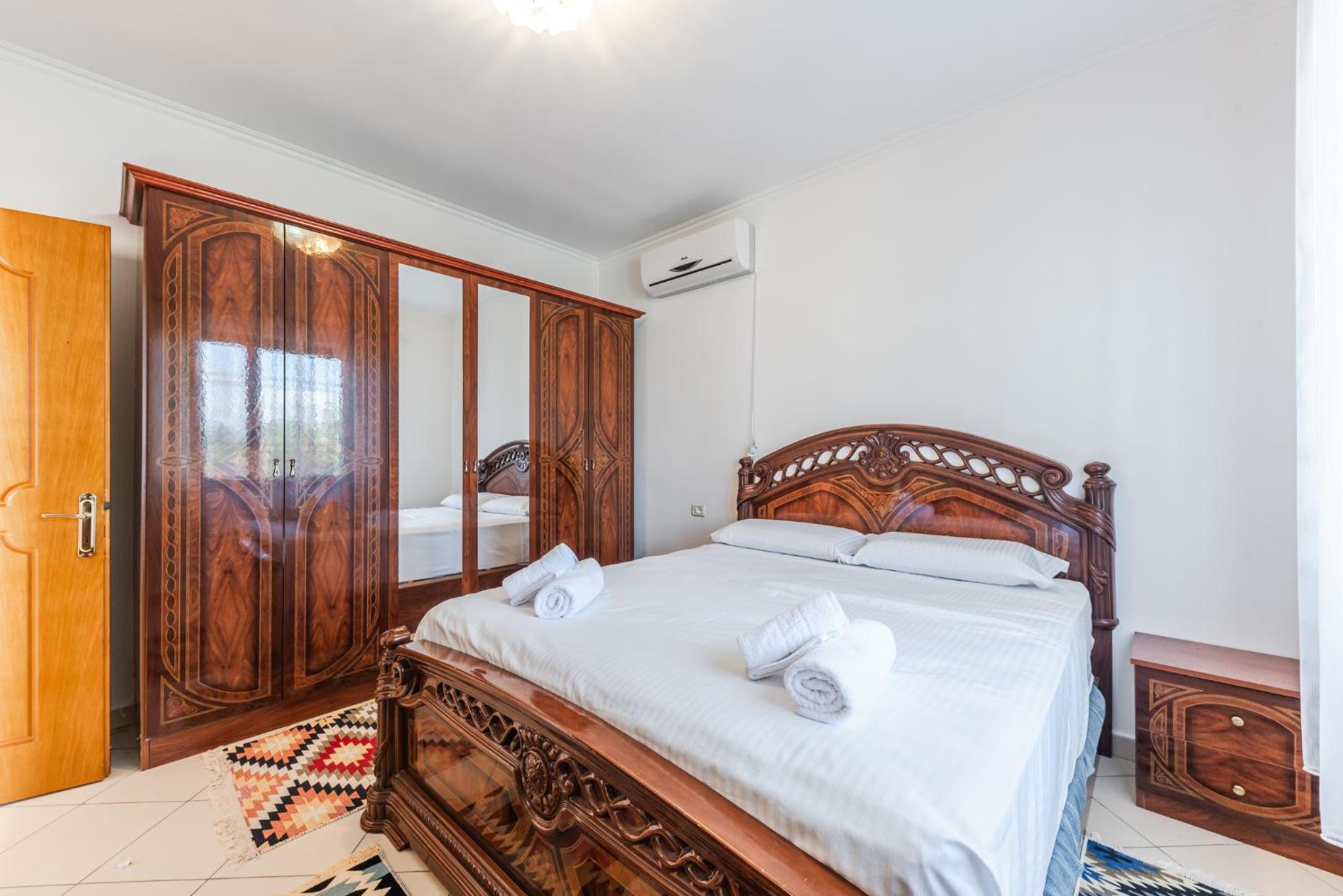 Authentic Lake View Apartment
