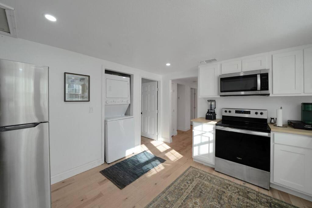 Walk To A-Train, Mins To TWU And UNT! 2BR In Denton view 5