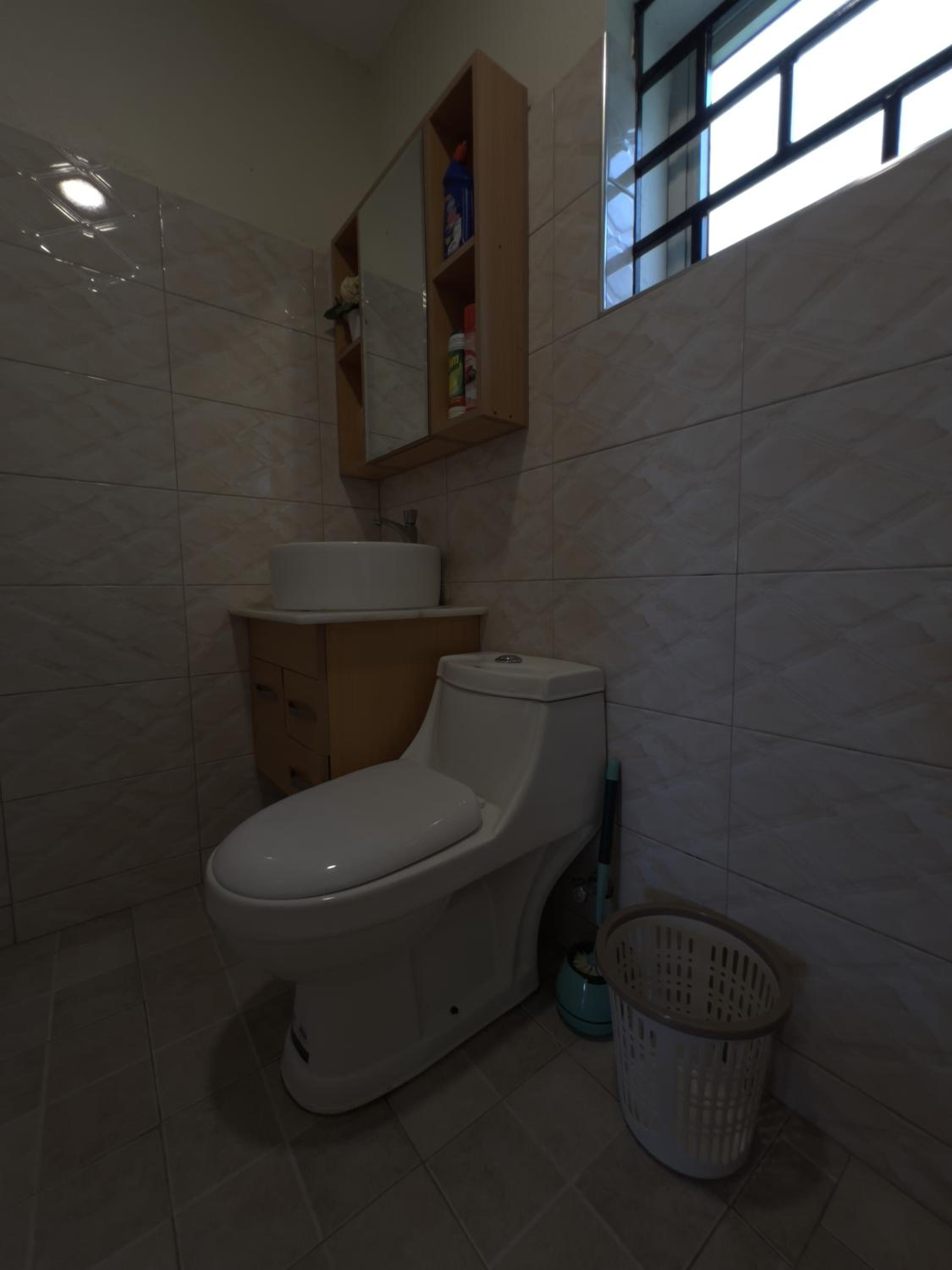 Stunning lakeview Apt 8mins from Speke Resort