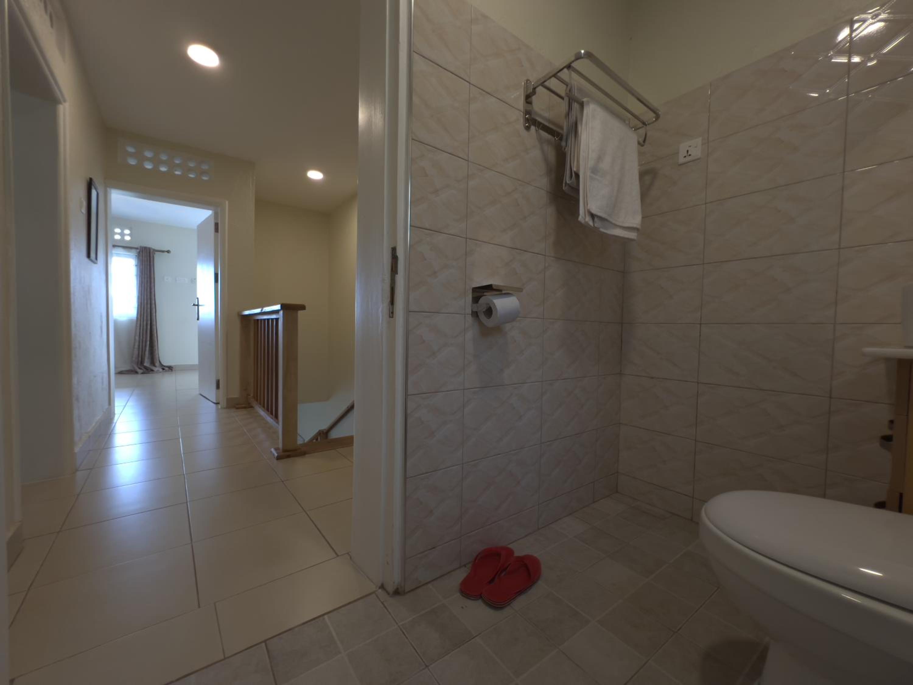 Stunning lakeview Apt 8mins from Speke Resort