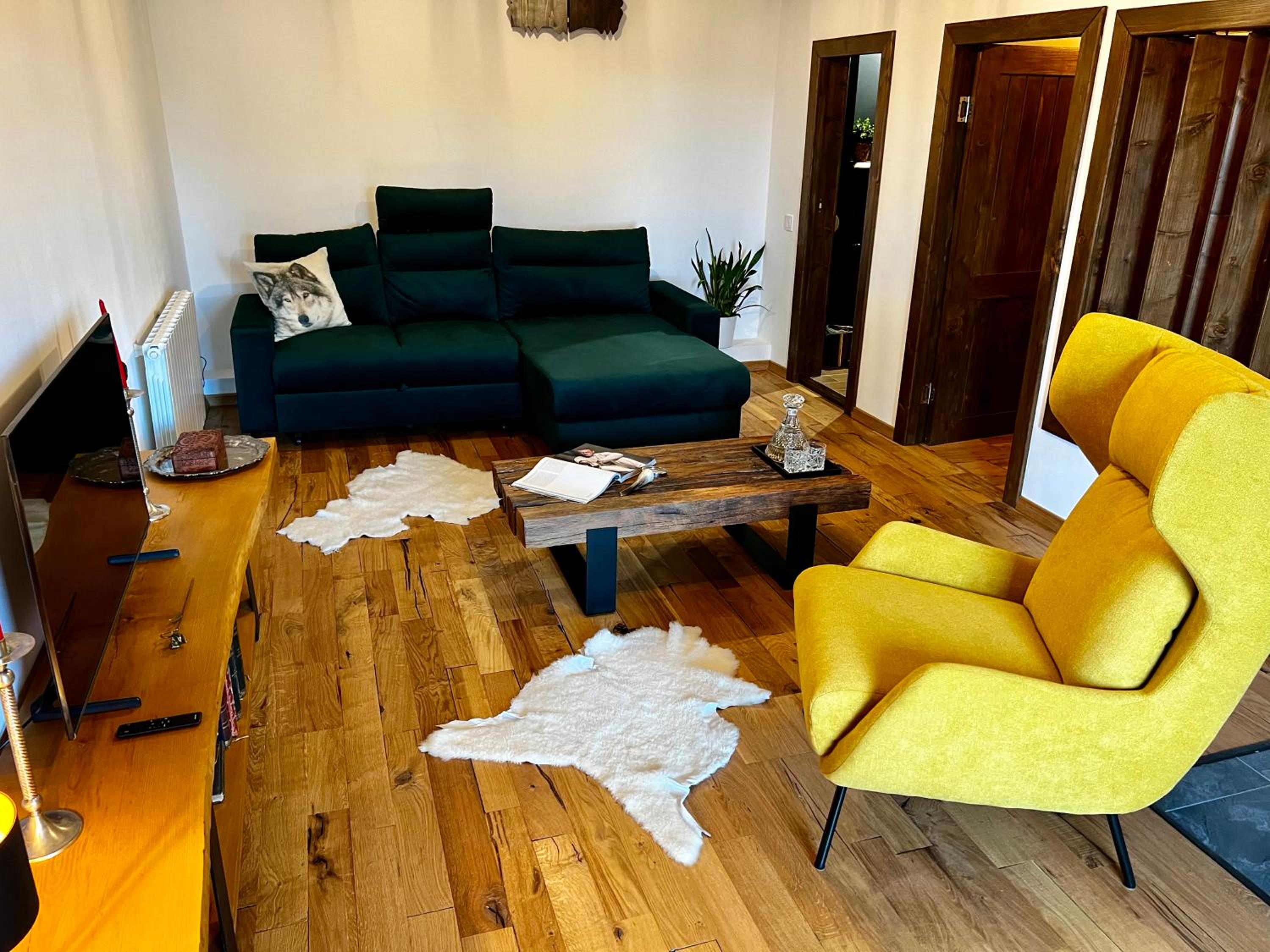 Chalet A Baisoara - Luxury A-Frame cu Piscină Încălzită view 3