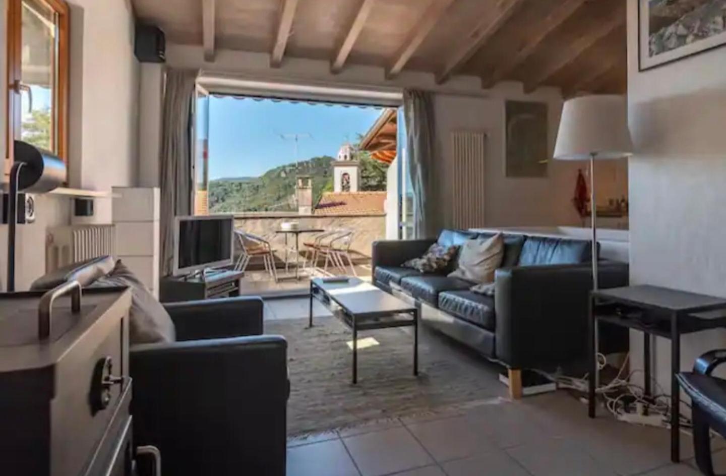 Casa Vista Cadro Executive