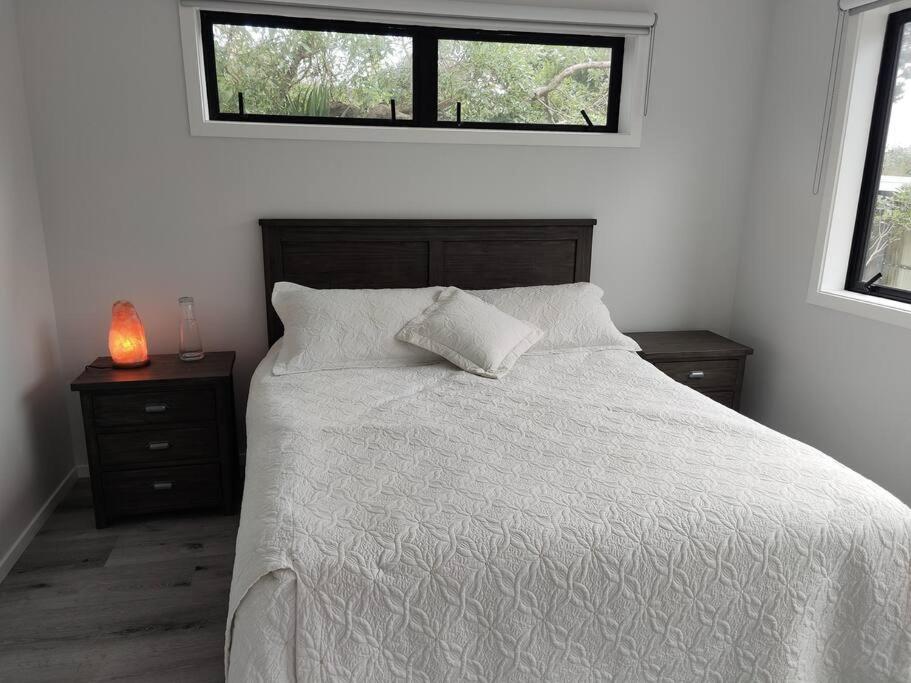 Newly built cheerful 3D Bedhouse, Tawa, Wellington view 5