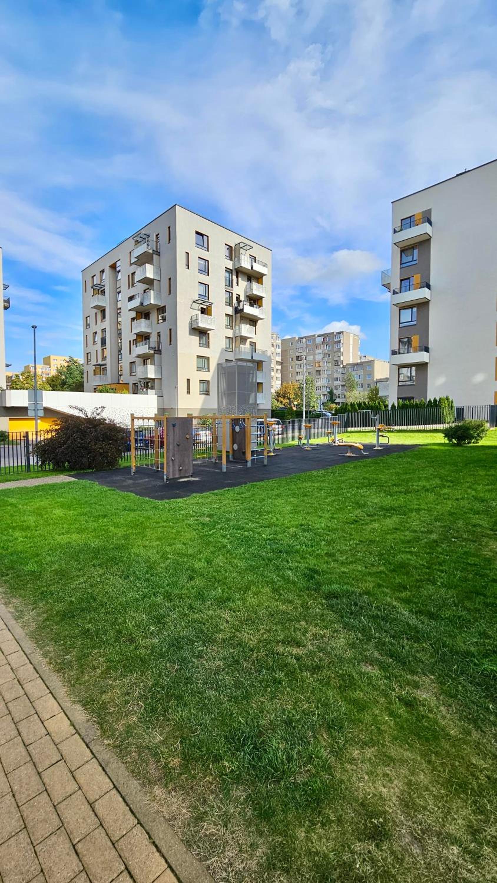 Zhouse apartamentai netoli PC Akropolis
