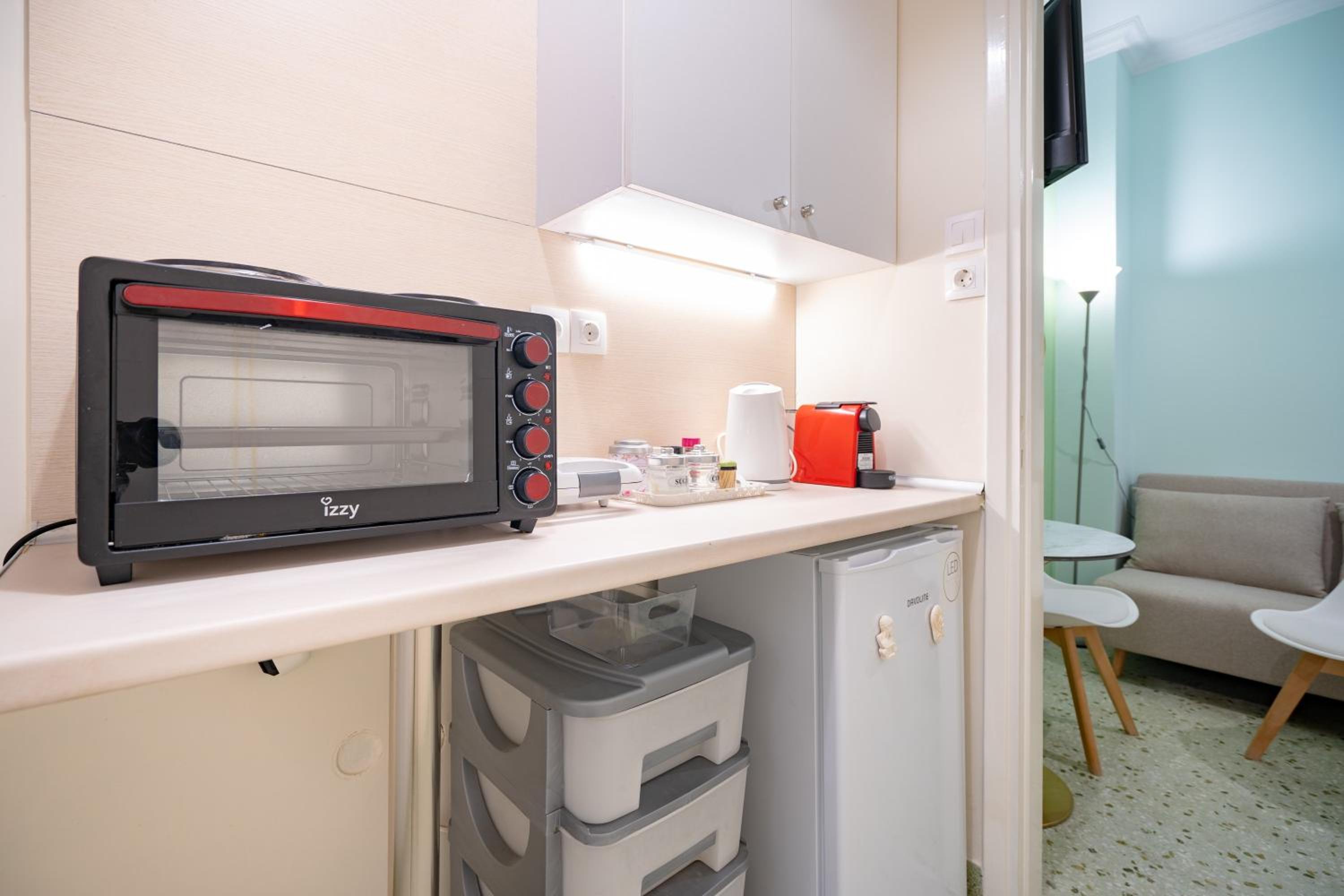Metaxourgio 2 person apartment by MPS